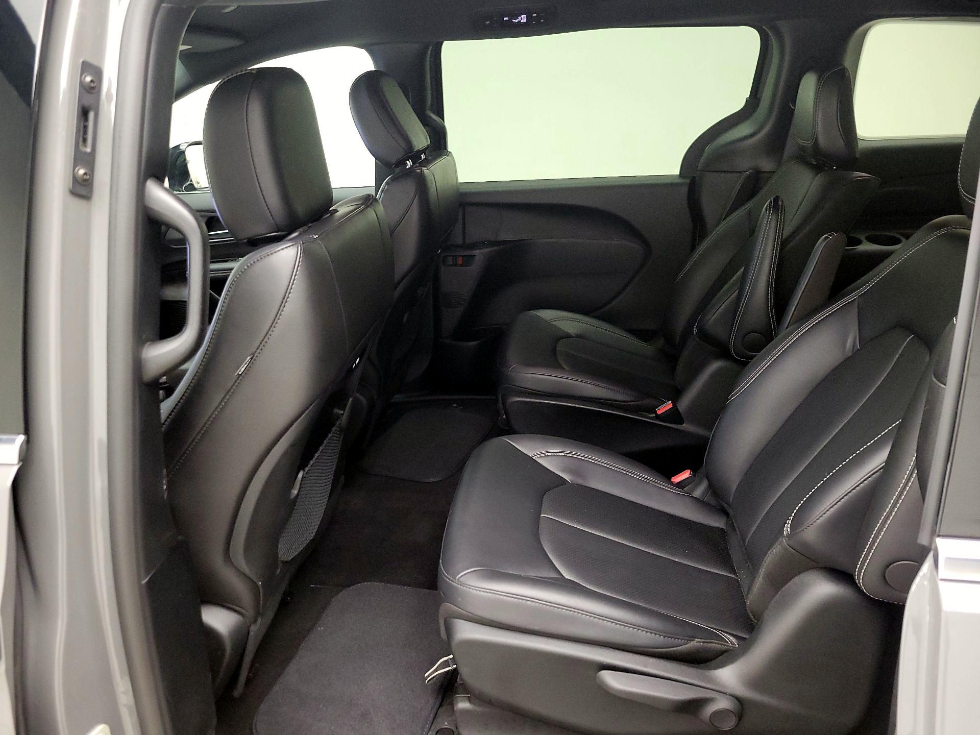 Thumbnail: 2025 Chrysler Pacifica - 19