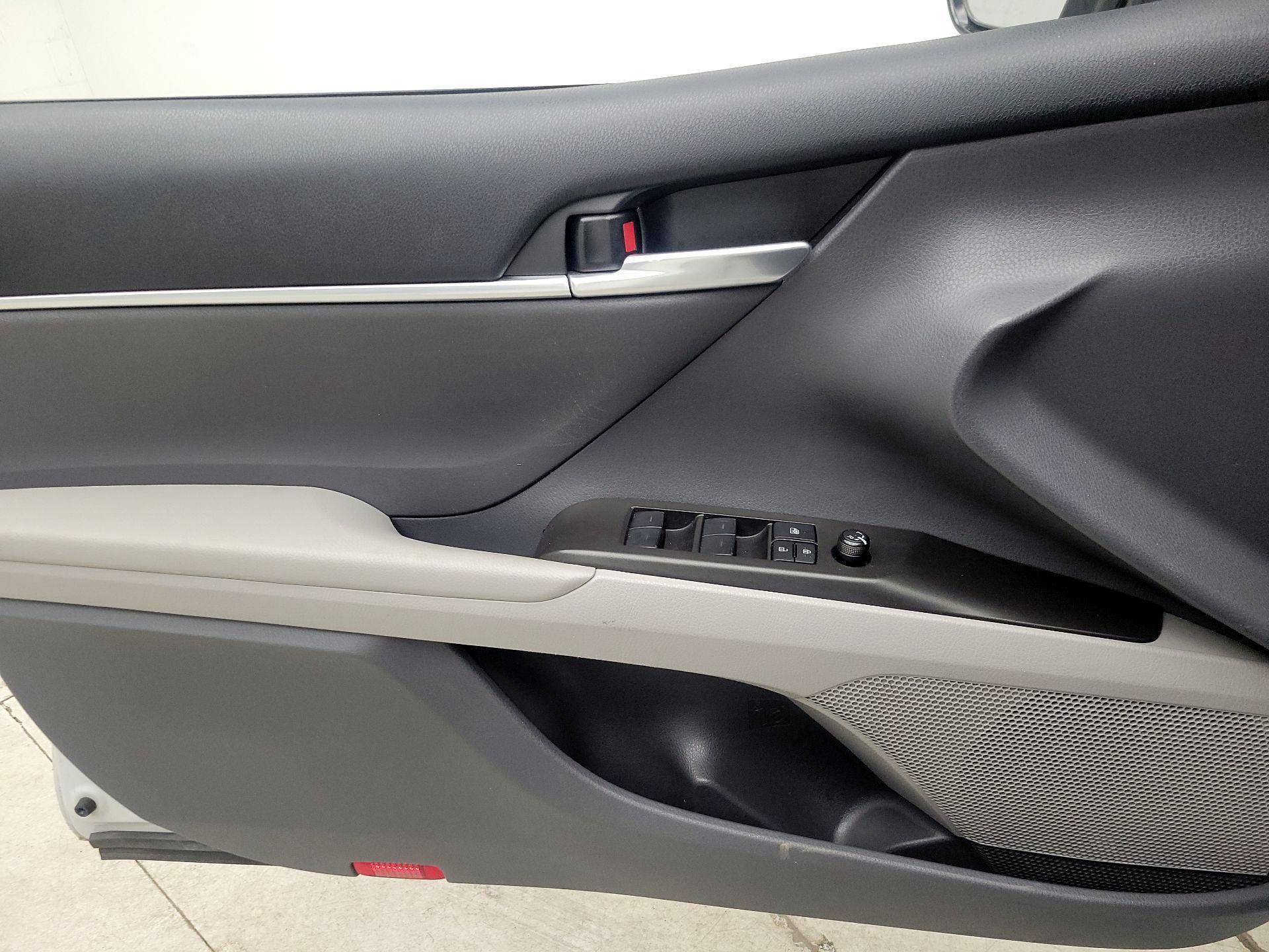 Thumbnail: 2023 Toyota Camry - 12