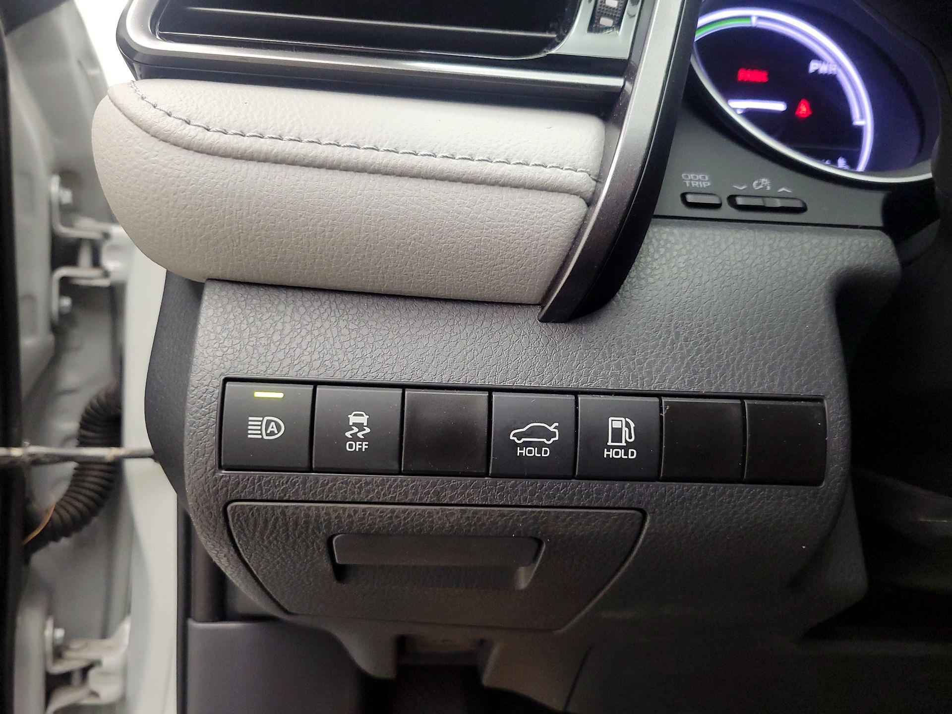 Thumbnail: 2023 Toyota Camry - 13