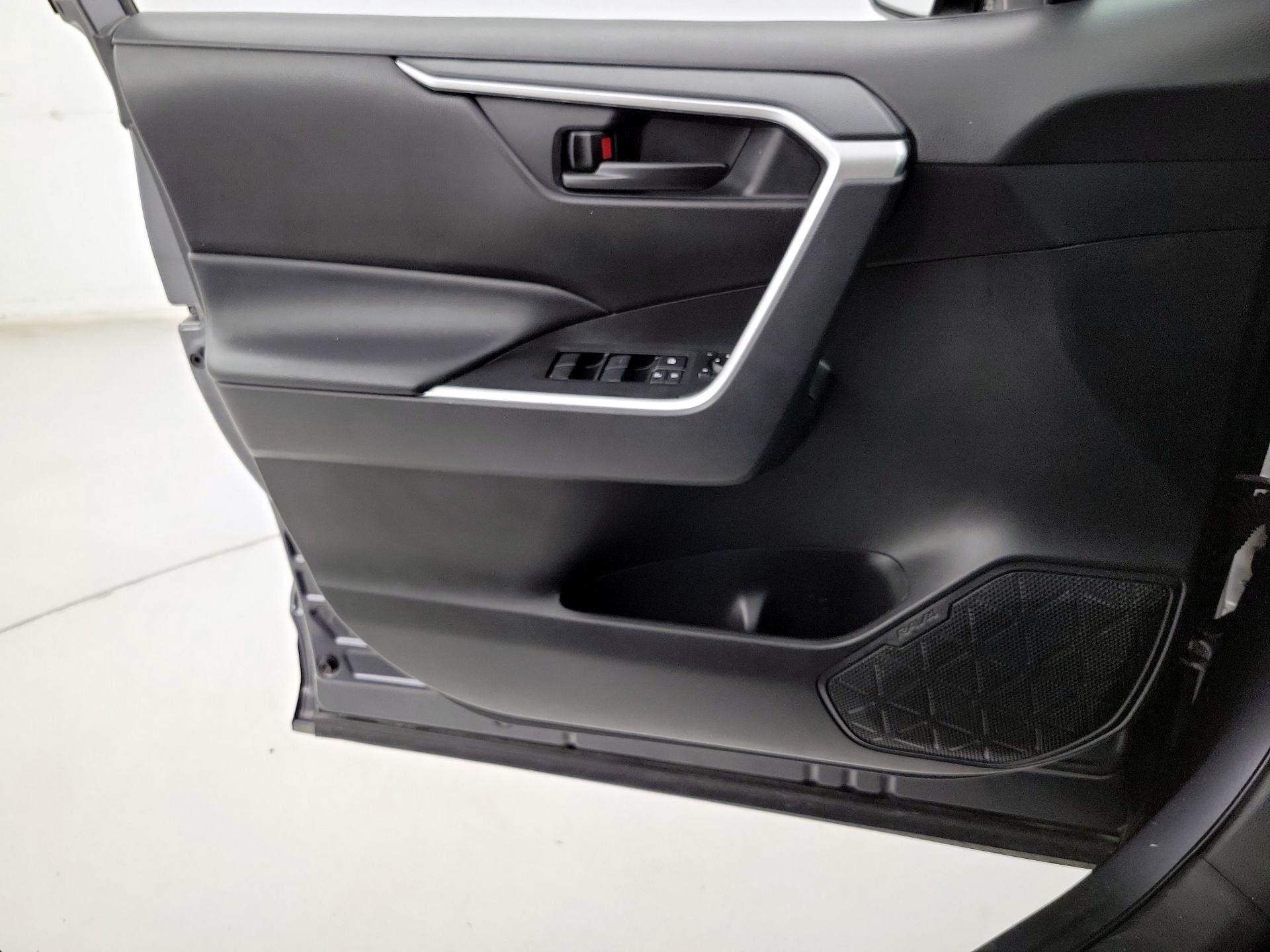 Thumbnail: 2023 Toyota RAV4 - 12