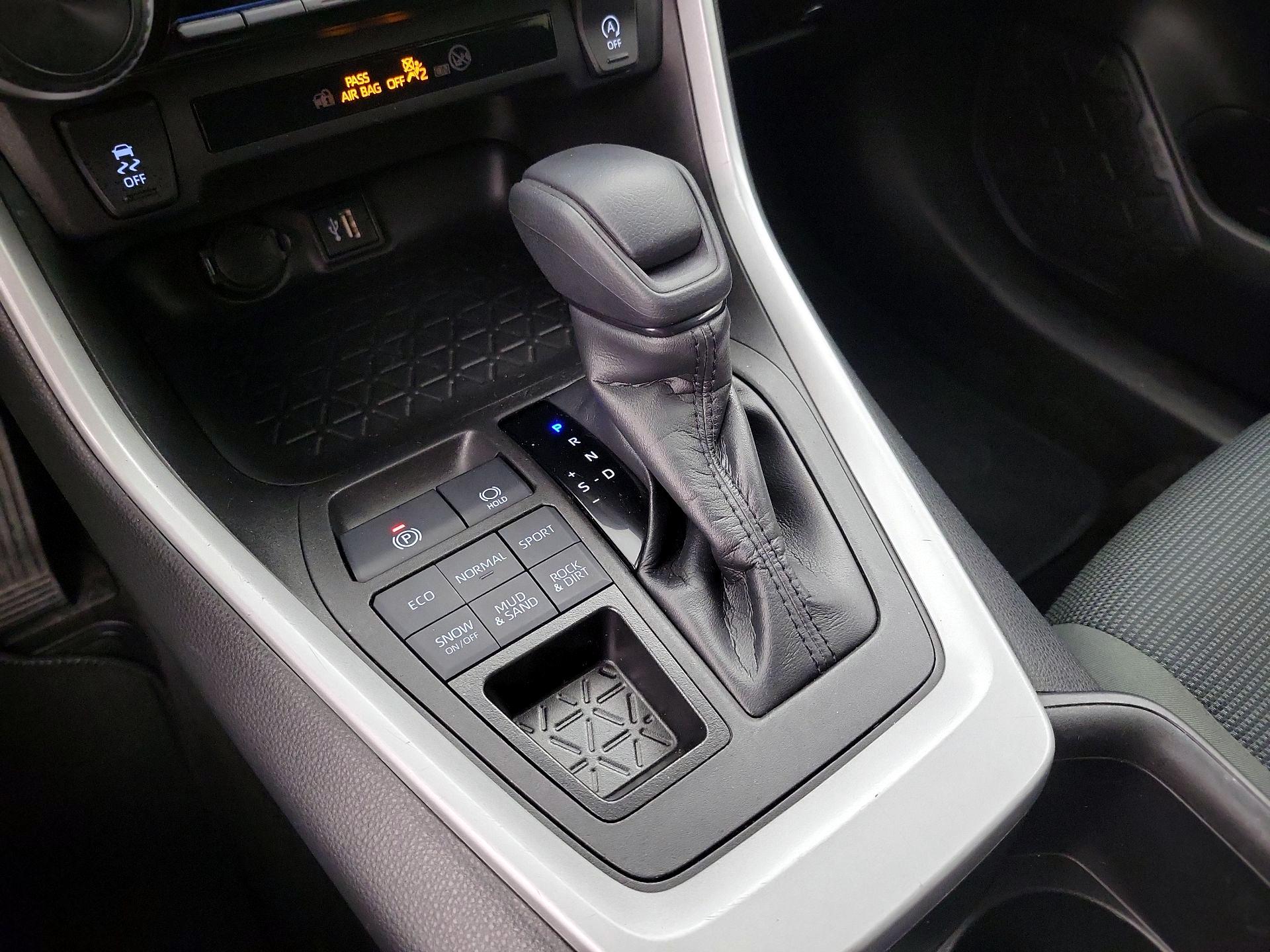 Thumbnail: 2023 Toyota RAV4 - 18