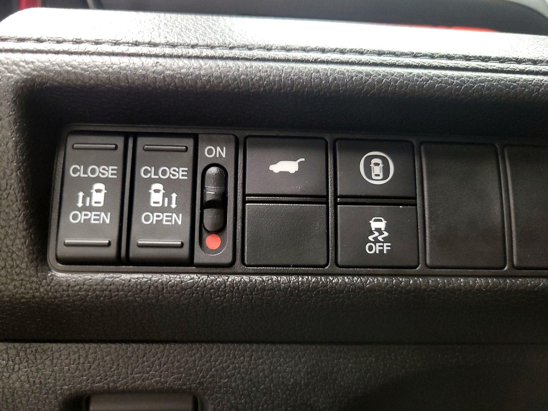 Thumbnail: 2023 Honda Odyssey - 13