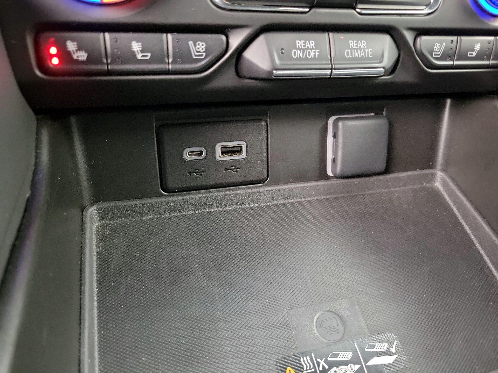 Thumbnail: 2022 GMC Yukon XL - 19