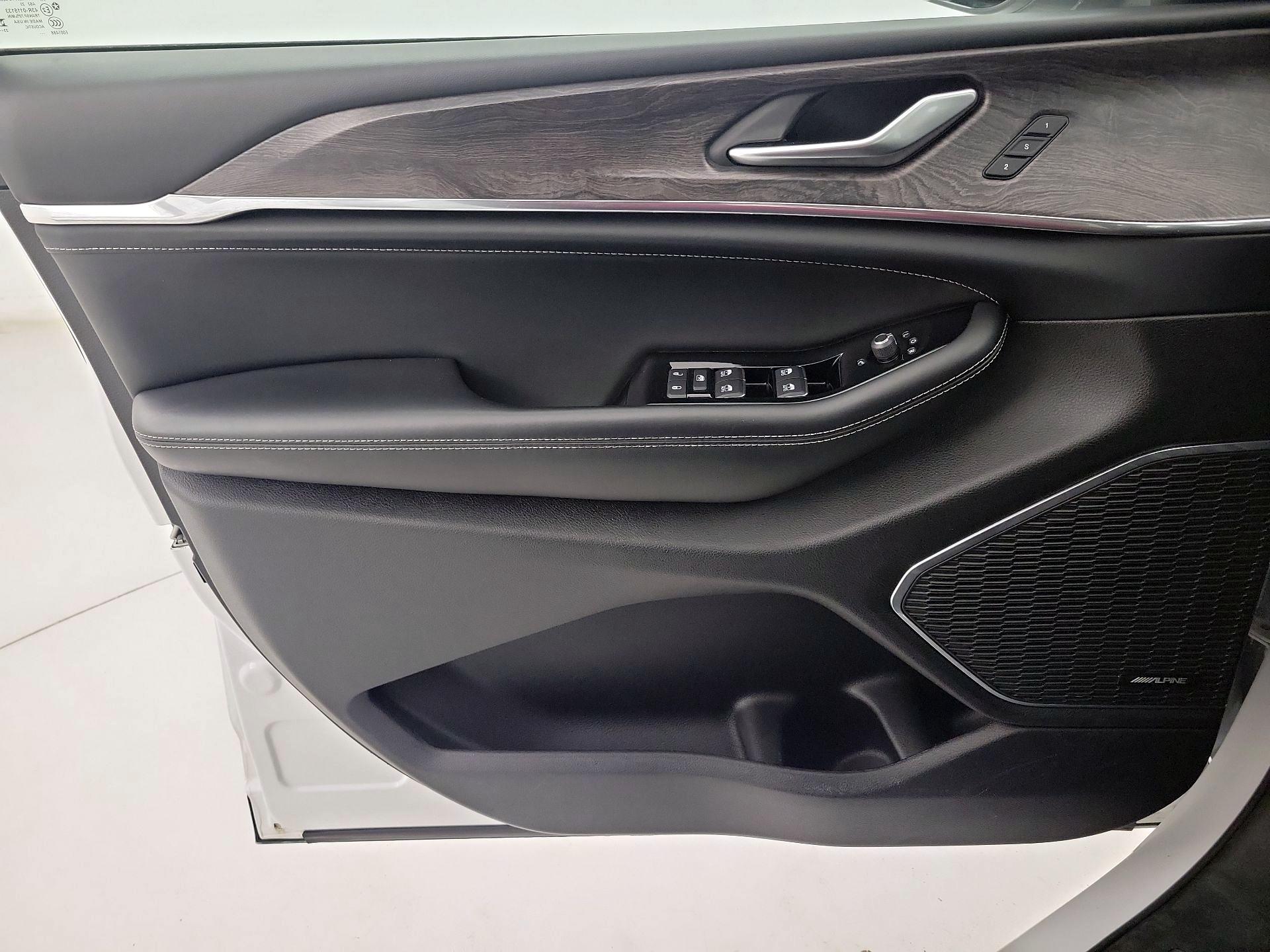 Thumbnail: 2023 Jeep Grand Cherokee - 12