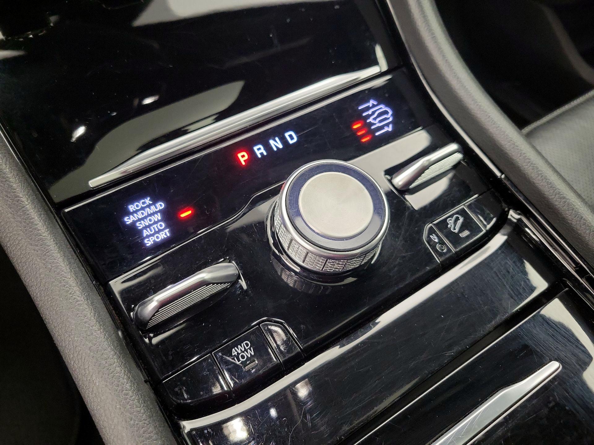 Thumbnail: 2023 Jeep Grand Cherokee - 18