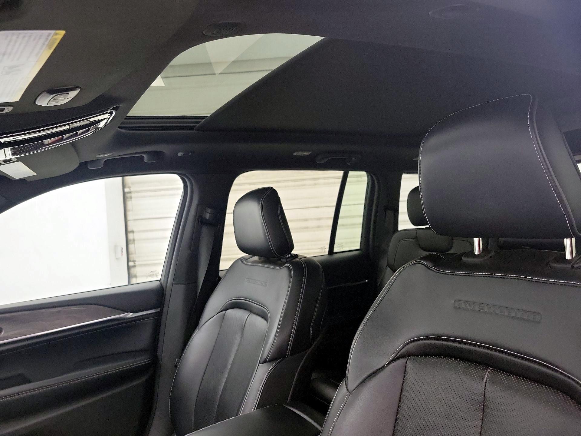 Thumbnail: 2023 Jeep Grand Cherokee - 20