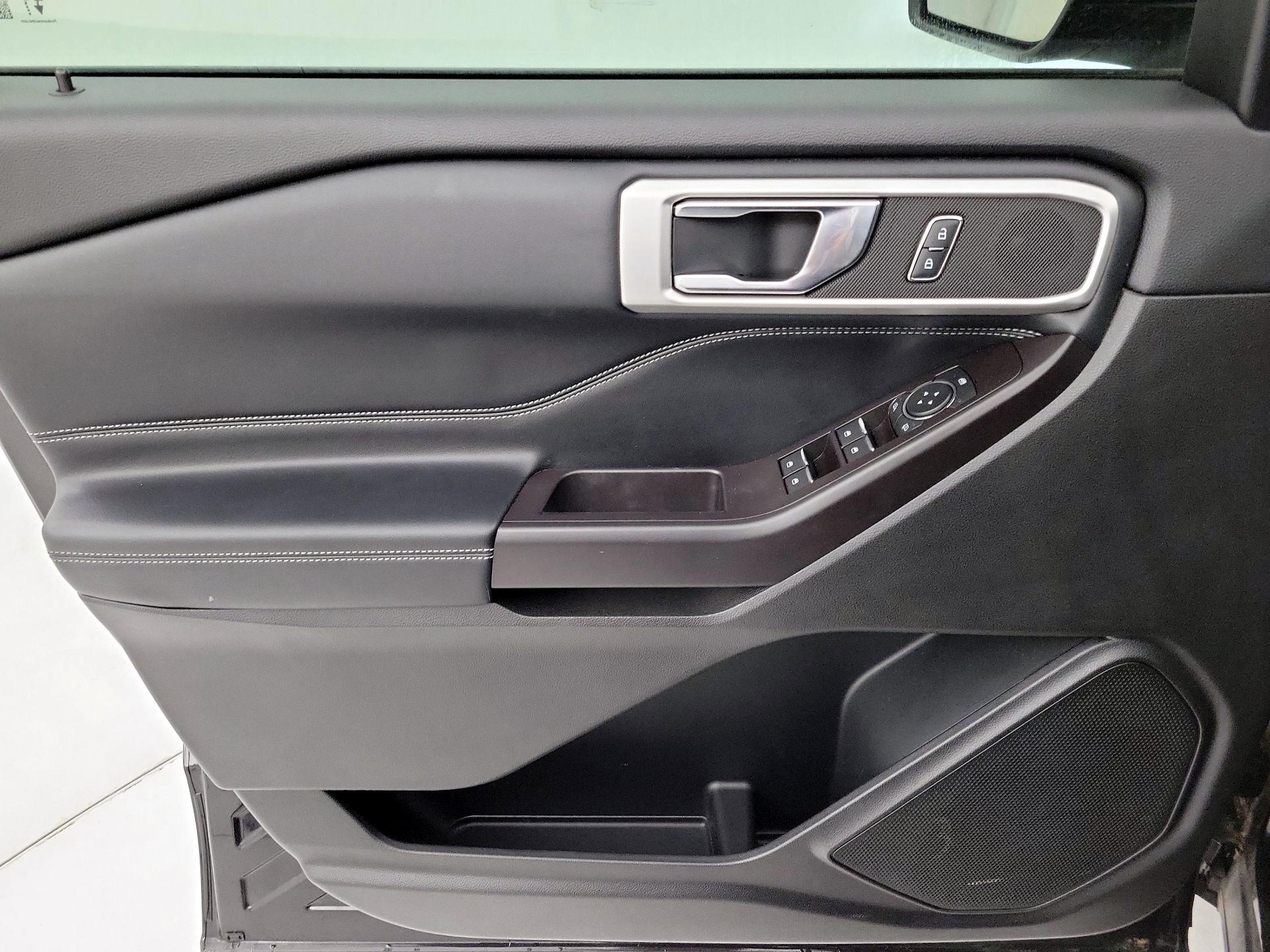 Thumbnail: 2020 Ford Explorer - 12