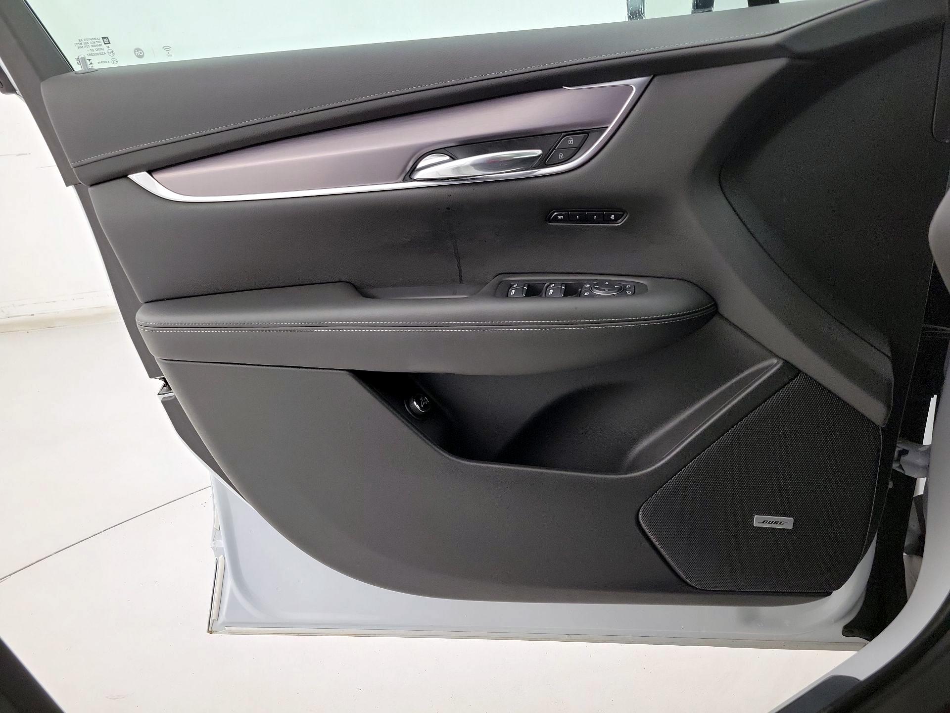 Thumbnail: 2024 Cadillac XT6 - 12