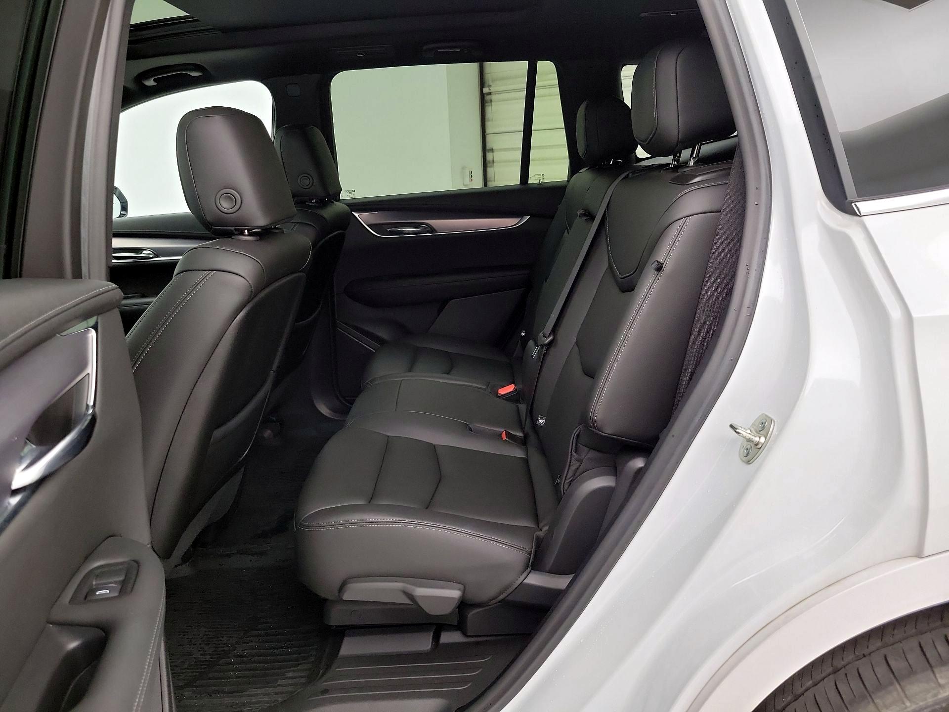 Thumbnail: 2024 Cadillac XT6 - 19