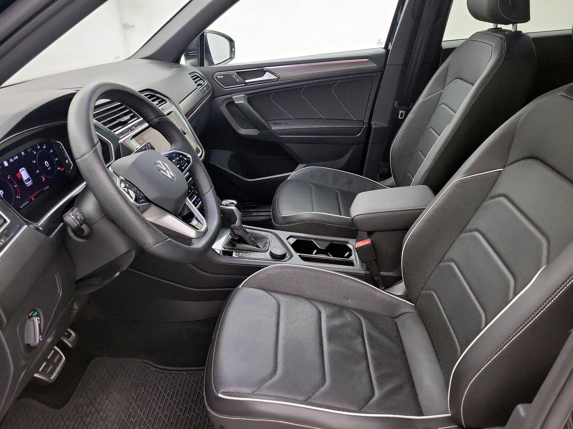 Thumbnail: 2022 Volkswagen Tiguan - 11