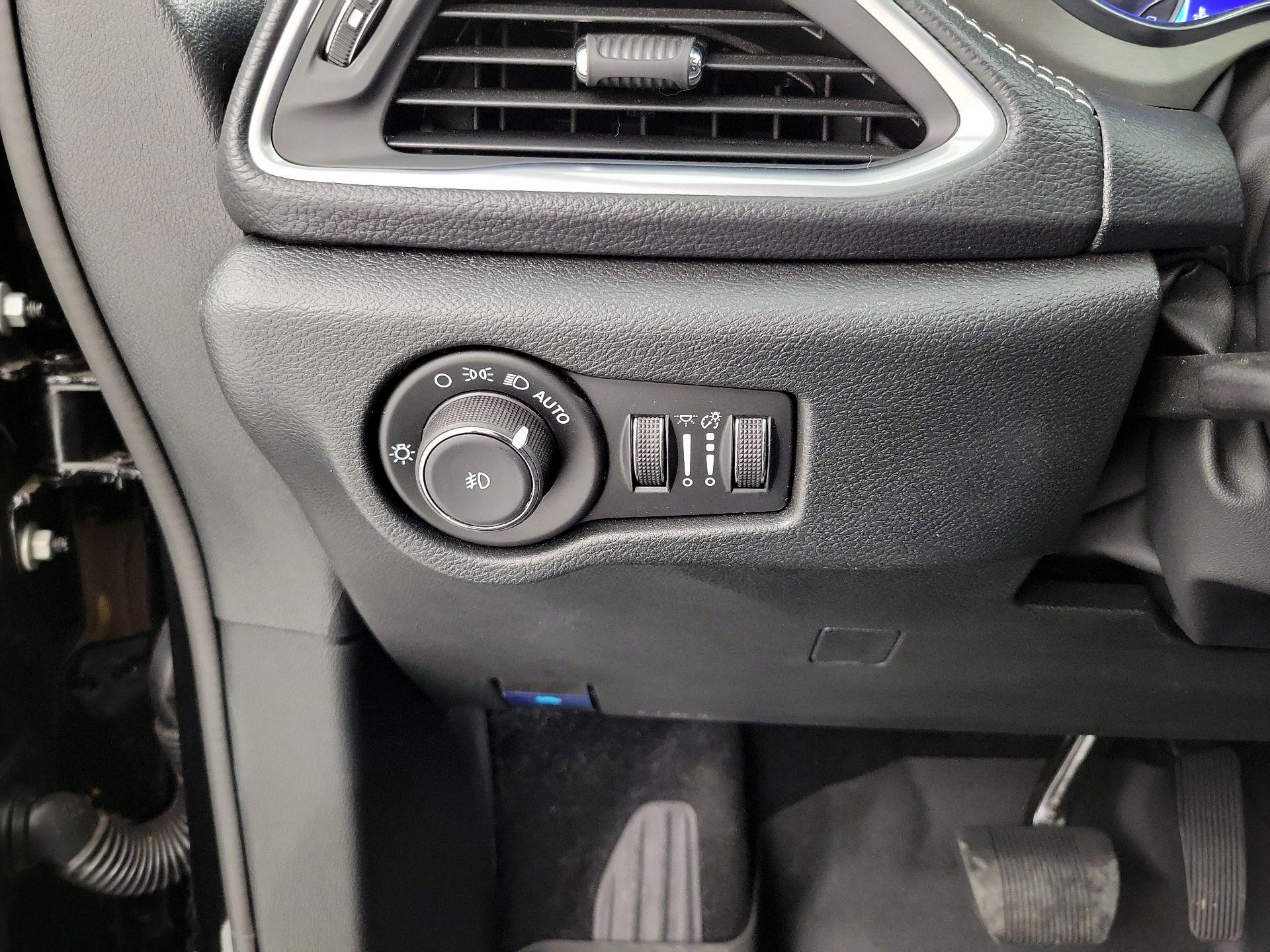 Thumbnail: 2024 Chrysler Pacifica - 13