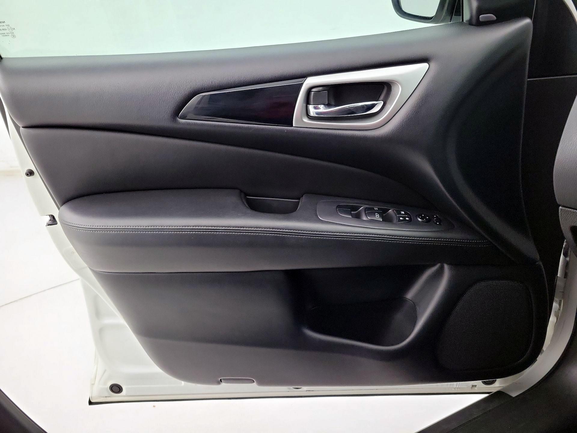 Thumbnail: 2018 Nissan Pathfinder - 12