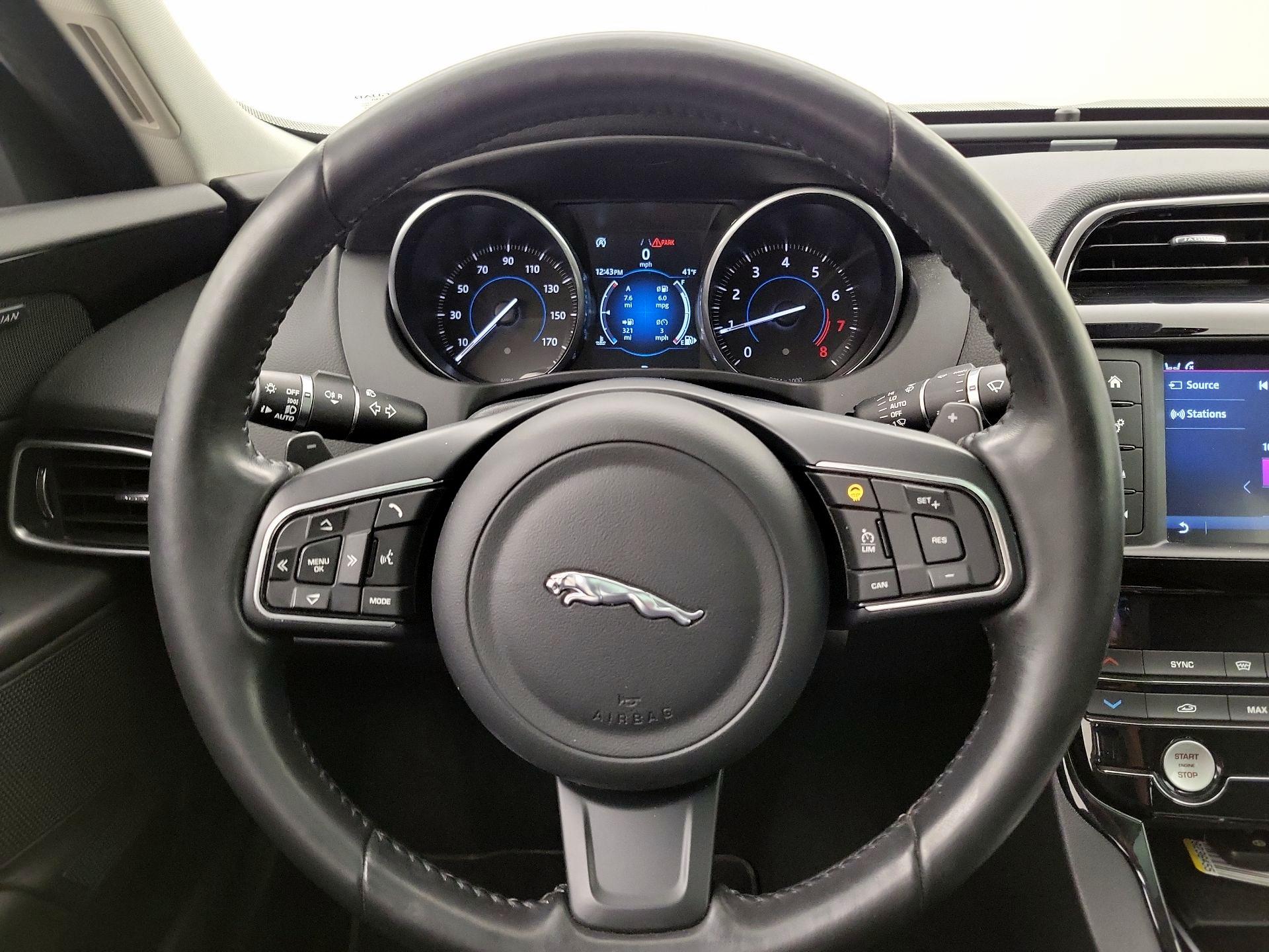 Thumbnail: 2018 Jaguar XE - 10