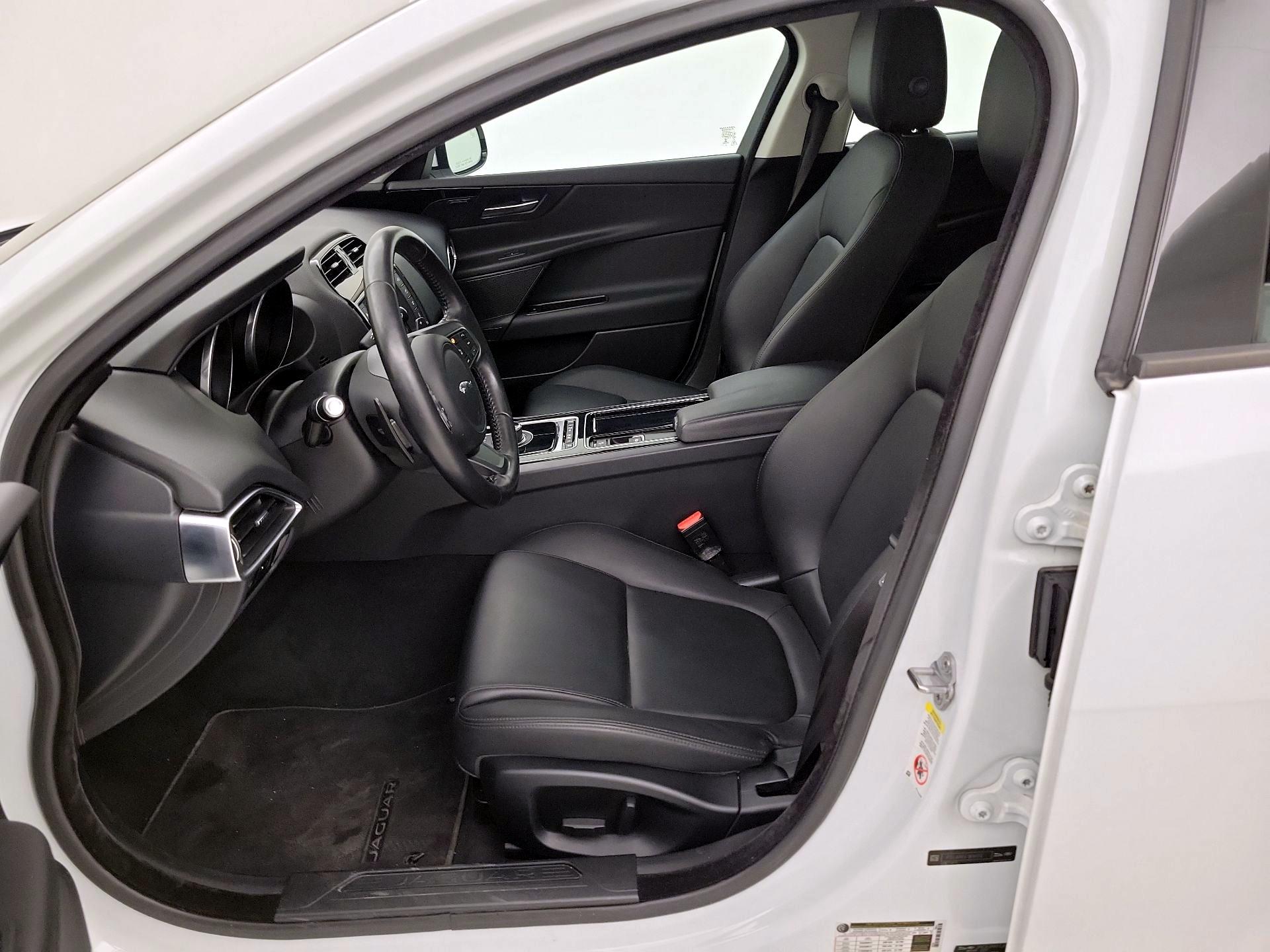 Thumbnail: 2018 Jaguar XE - 11