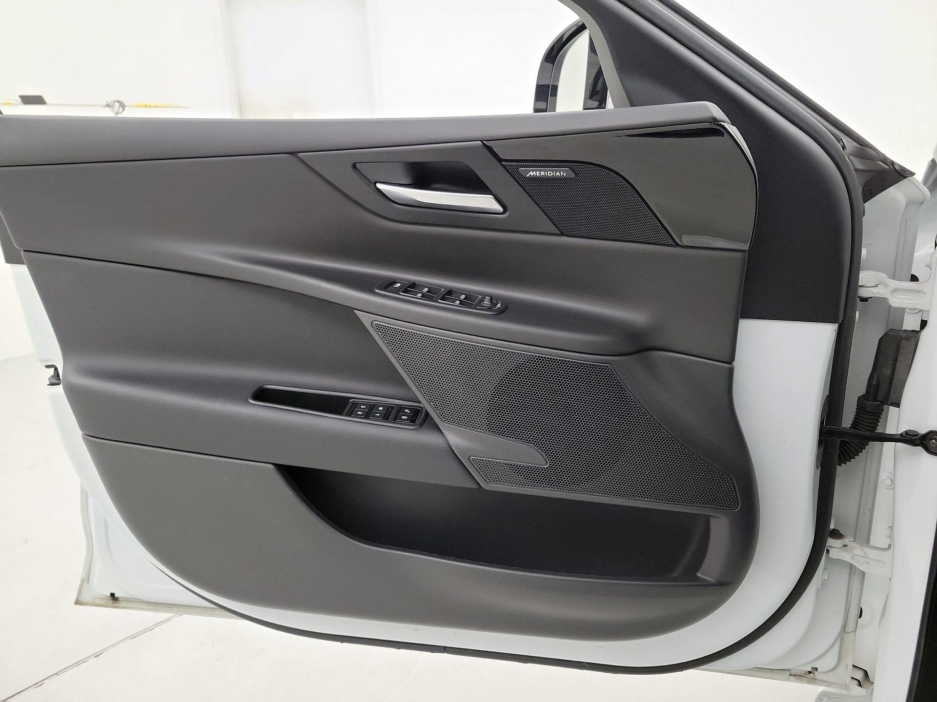 Thumbnail: 2018 Jaguar XE - 12