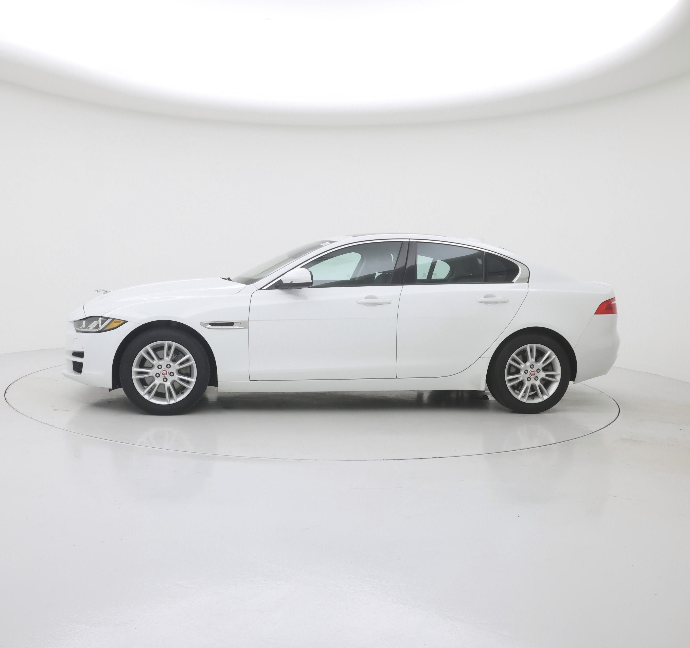 Thumbnail: 2018 Jaguar XE - 3