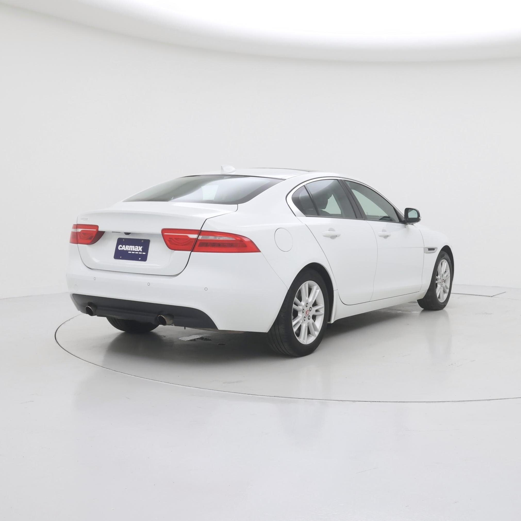 Thumbnail: 2018 Jaguar XE - 8