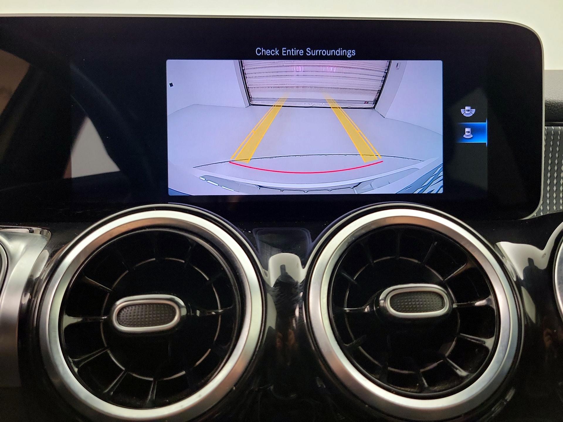 Thumbnail: 2020 Mercedes-Benz GLB - 14