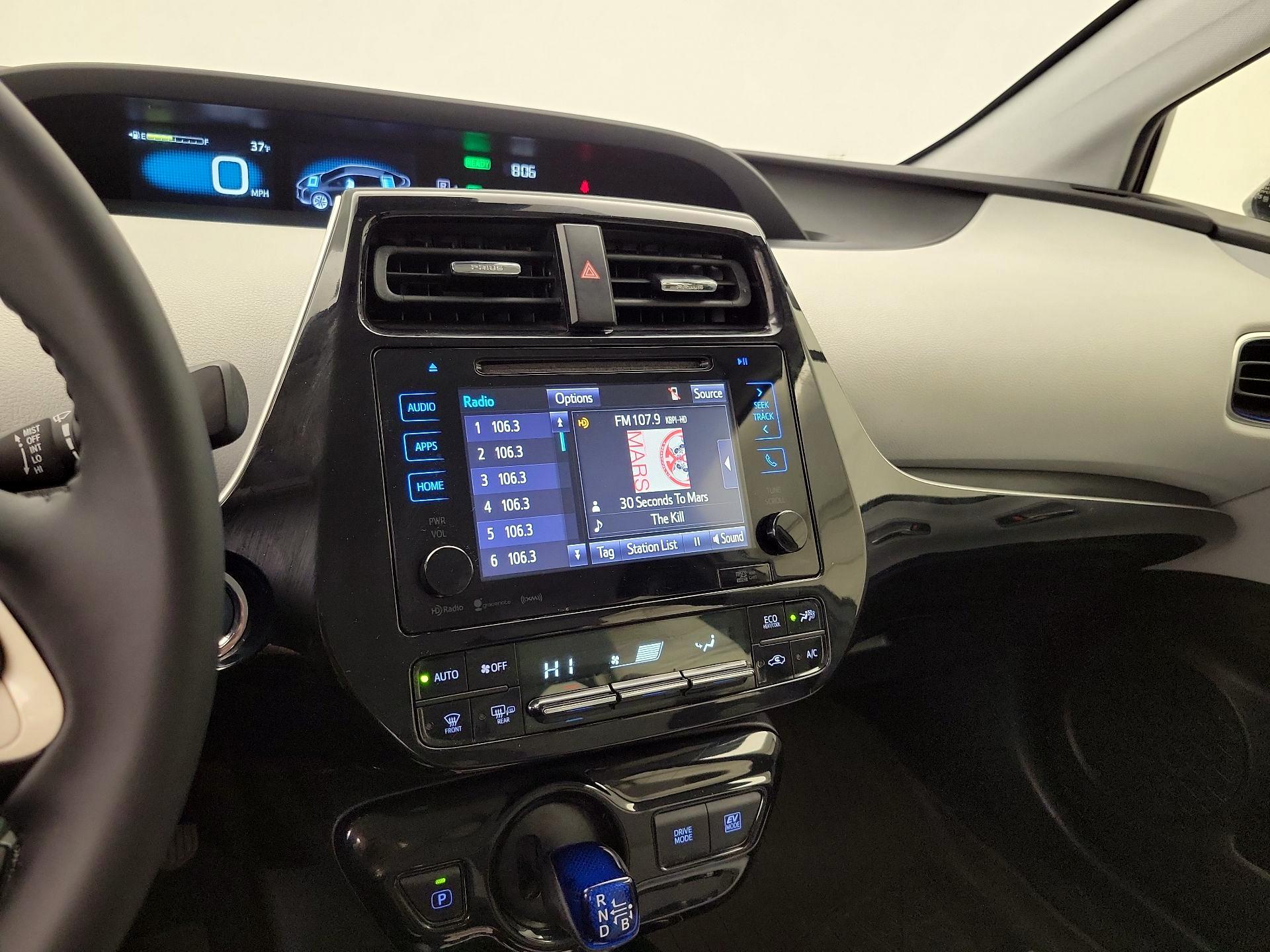 Thumbnail: 2016 Toyota Prius - 16