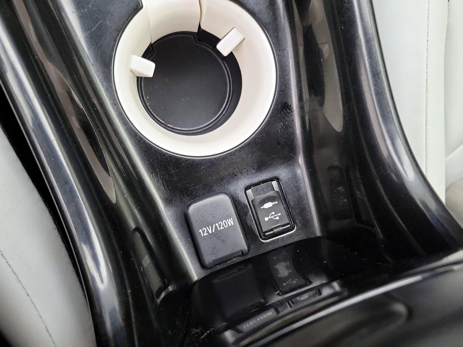 Thumbnail: 2016 Toyota Prius - 19