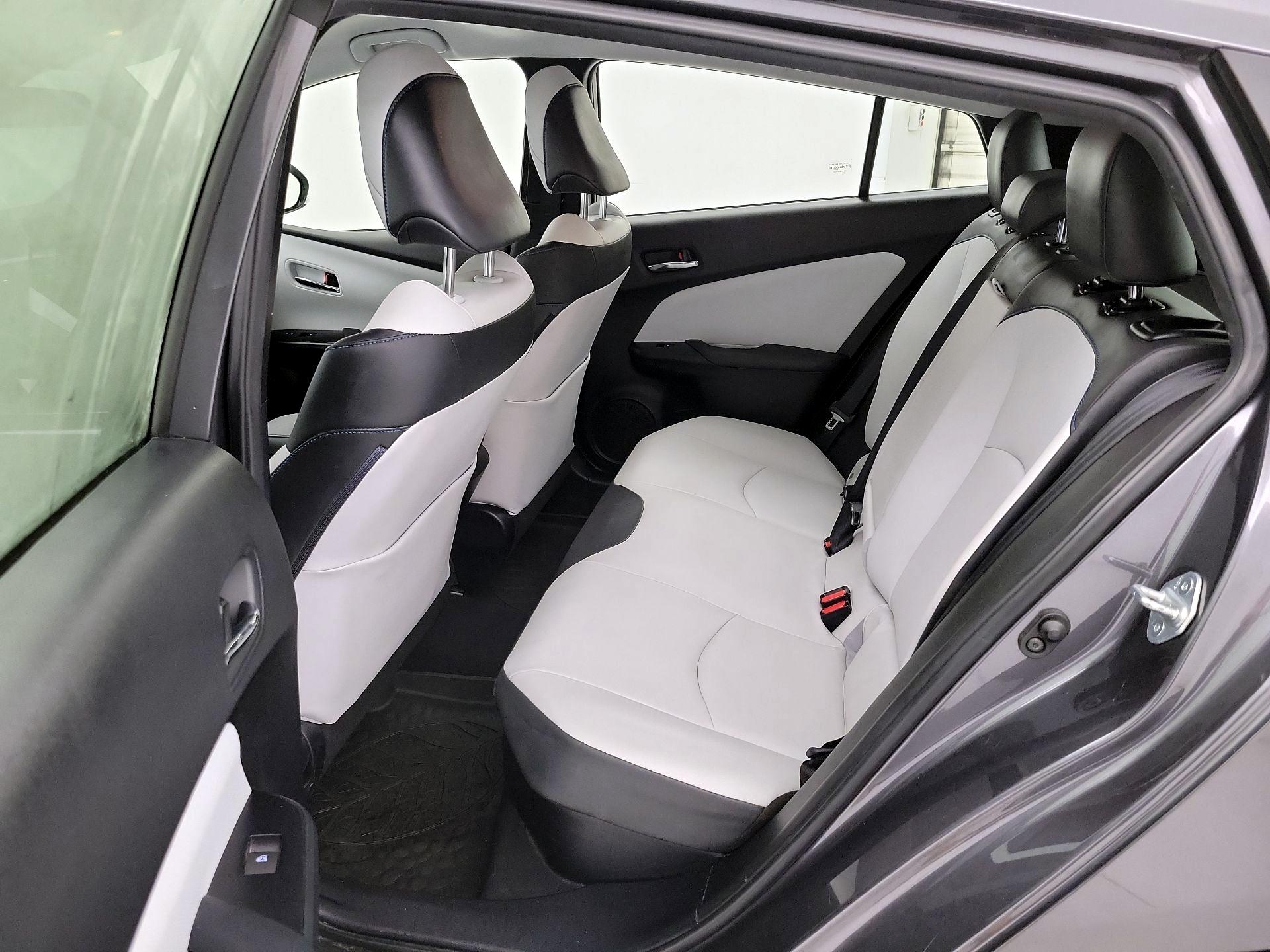 Thumbnail: 2016 Toyota Prius - 20