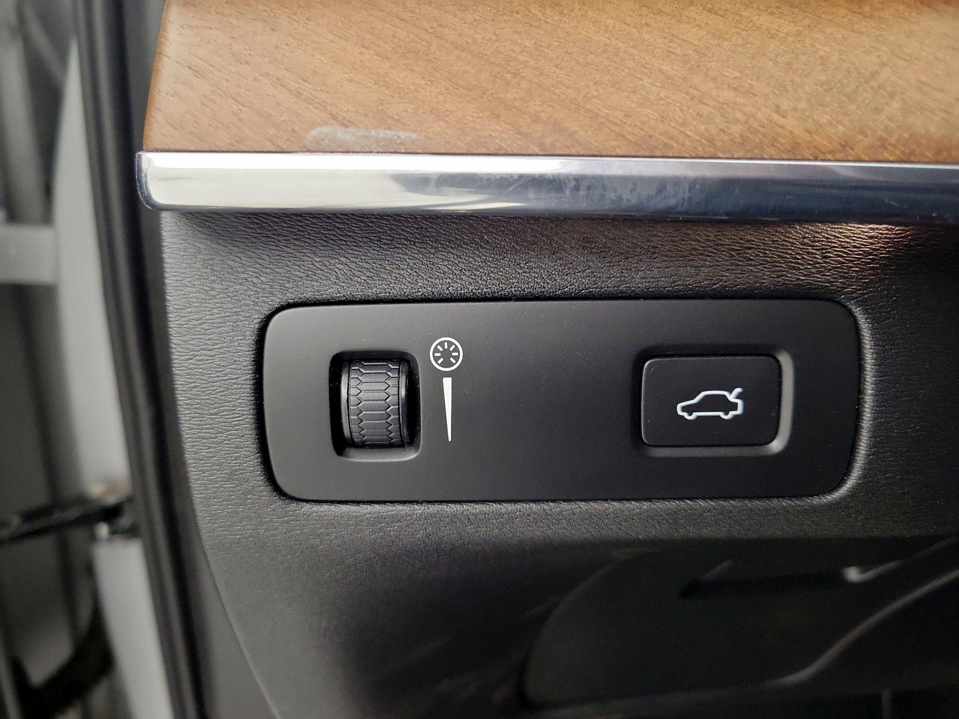 Thumbnail: 2017 Volvo XC90 - 13