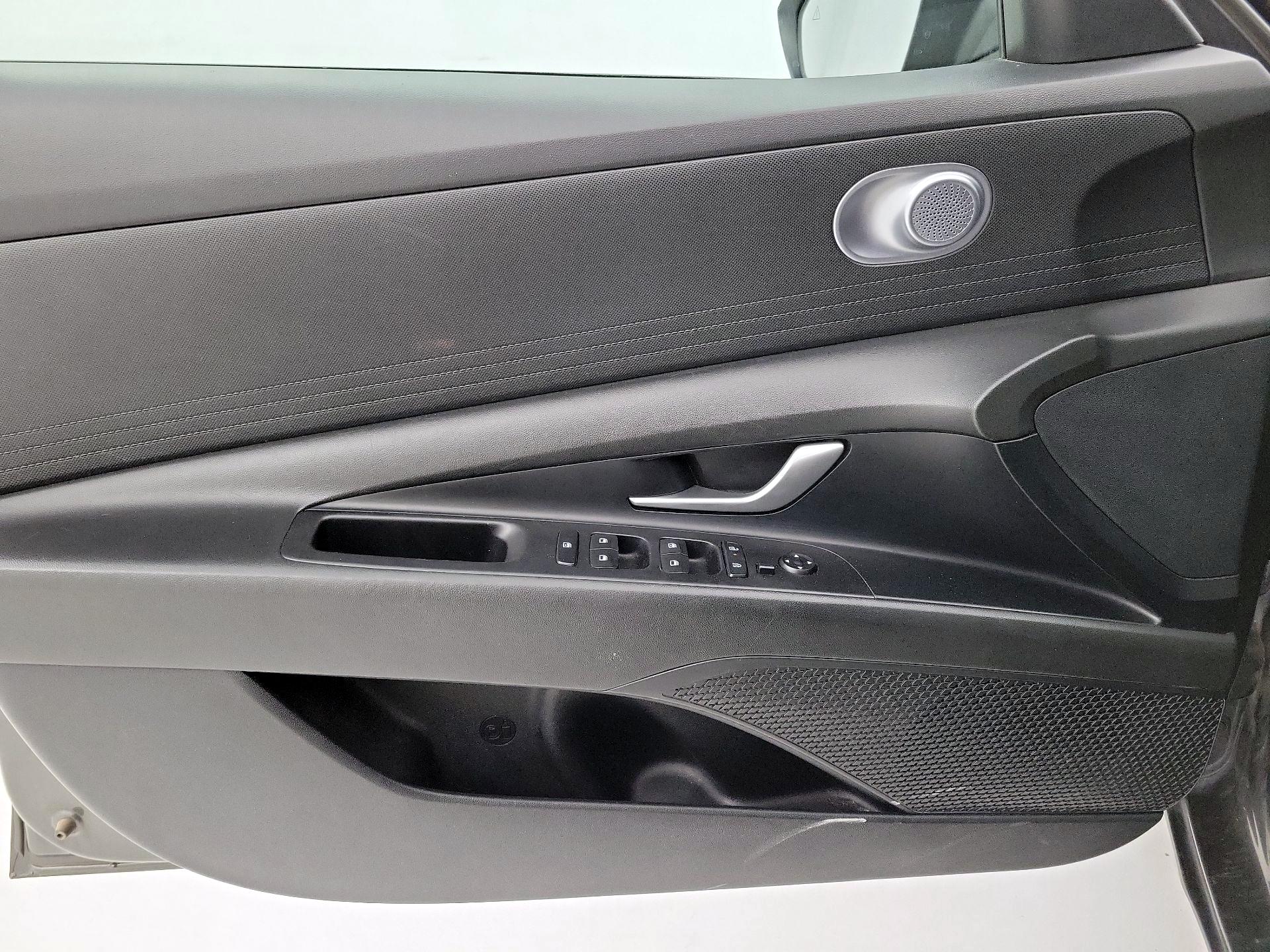 Thumbnail: 2024 Hyundai Elantra - 12