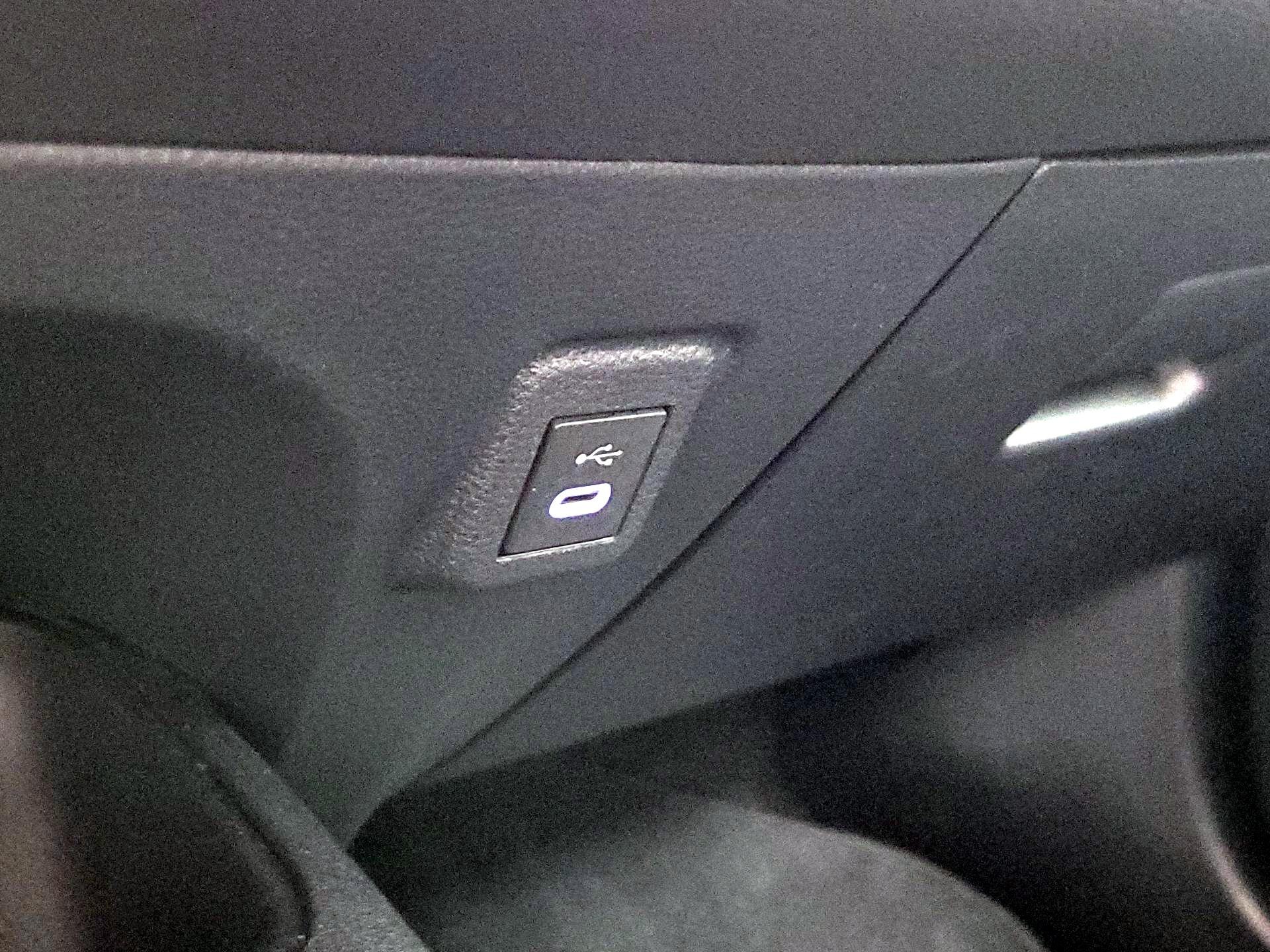 Thumbnail: 2025 Toyota Corolla - 18