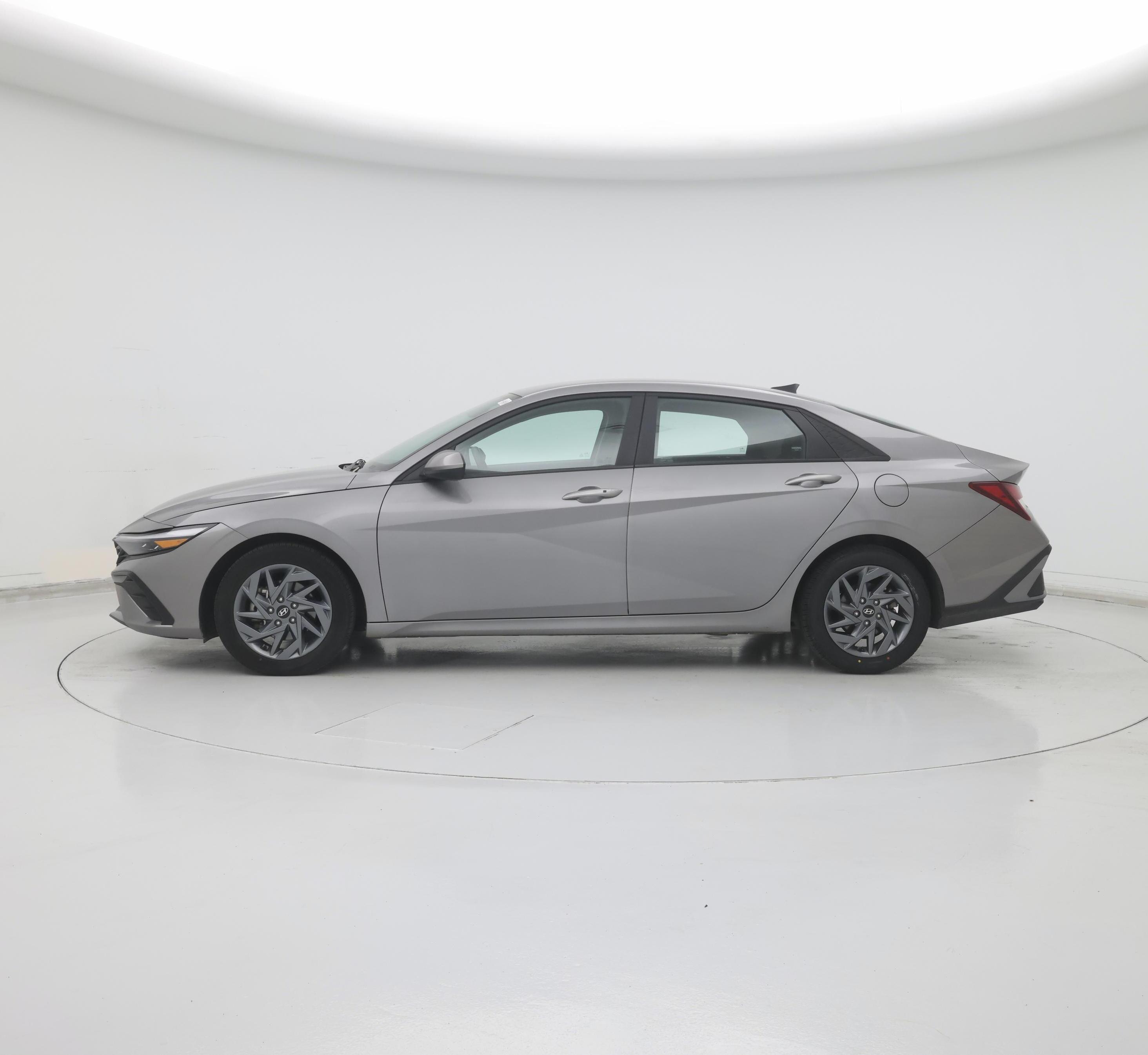 Thumbnail: 2024 Hyundai Elantra - 3