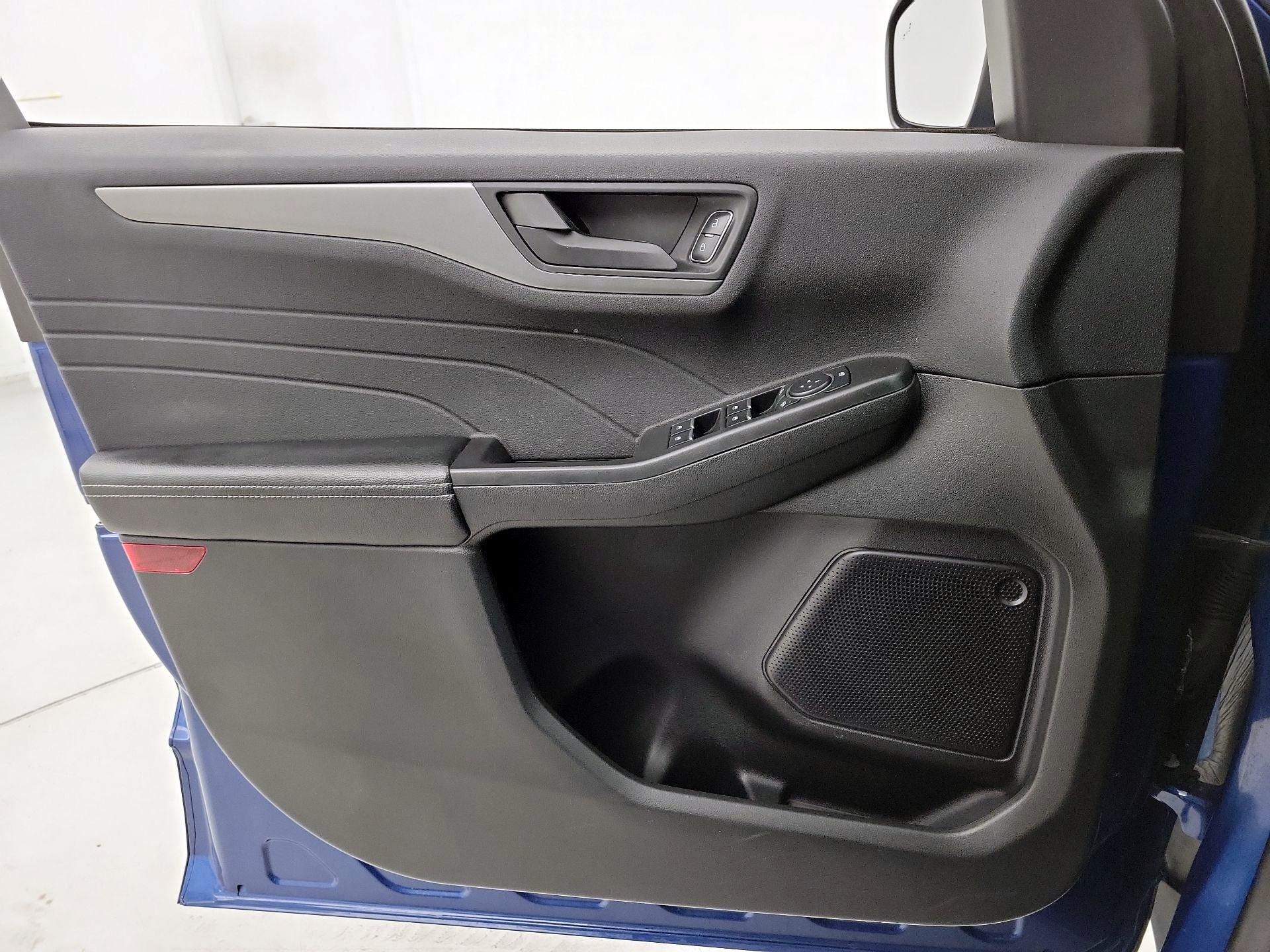 Thumbnail: 2023 Ford Escape - 12