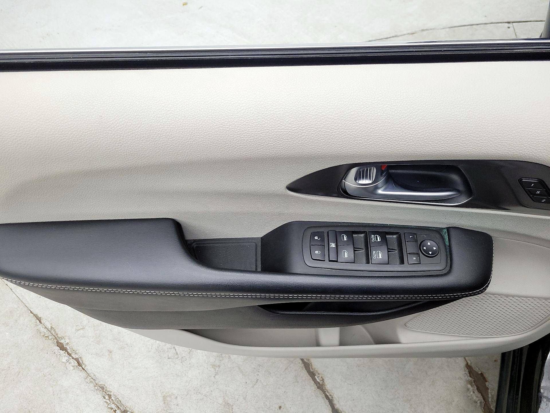 Thumbnail: 2024 Chrysler Pacifica - 12