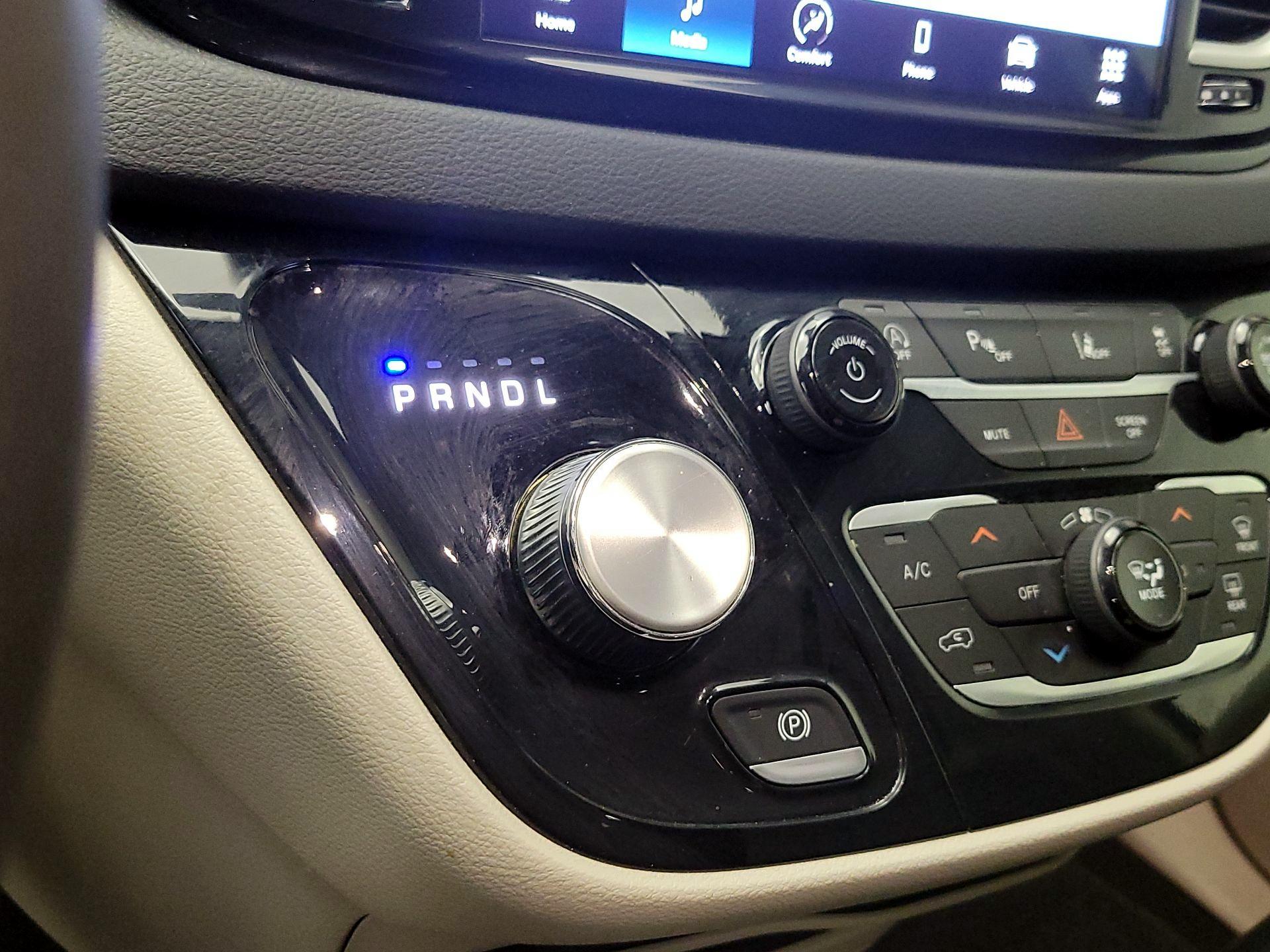 Thumbnail: 2024 Chrysler Pacifica - 17