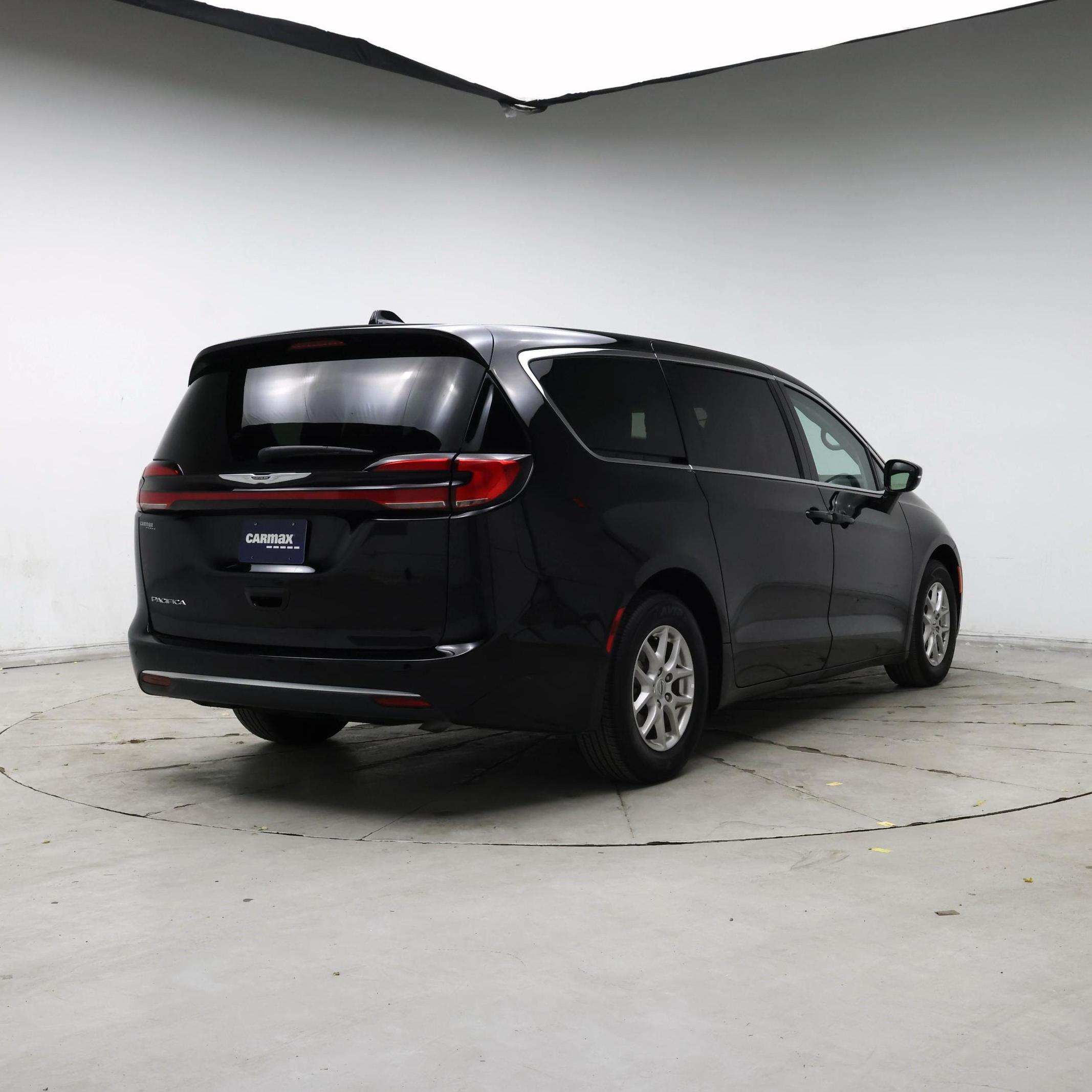 Thumbnail: 2024 Chrysler Pacifica - 8