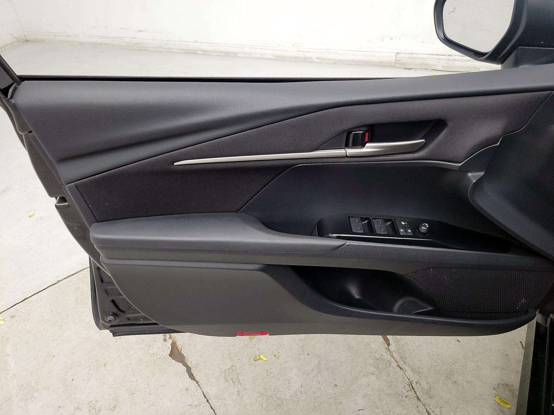 Thumbnail: 2025 Toyota Camry - 12