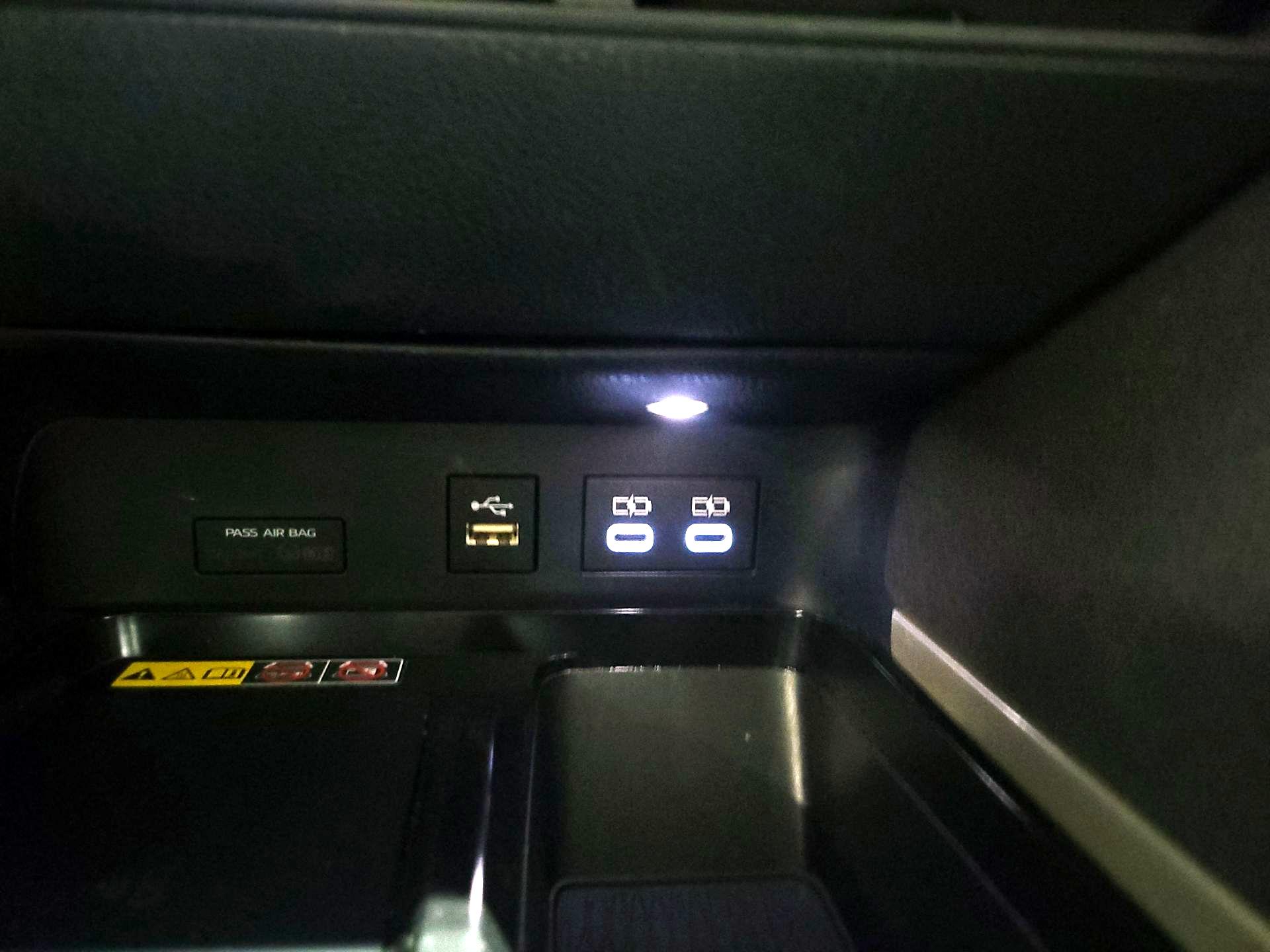 Thumbnail: 2025 Toyota Camry - 18