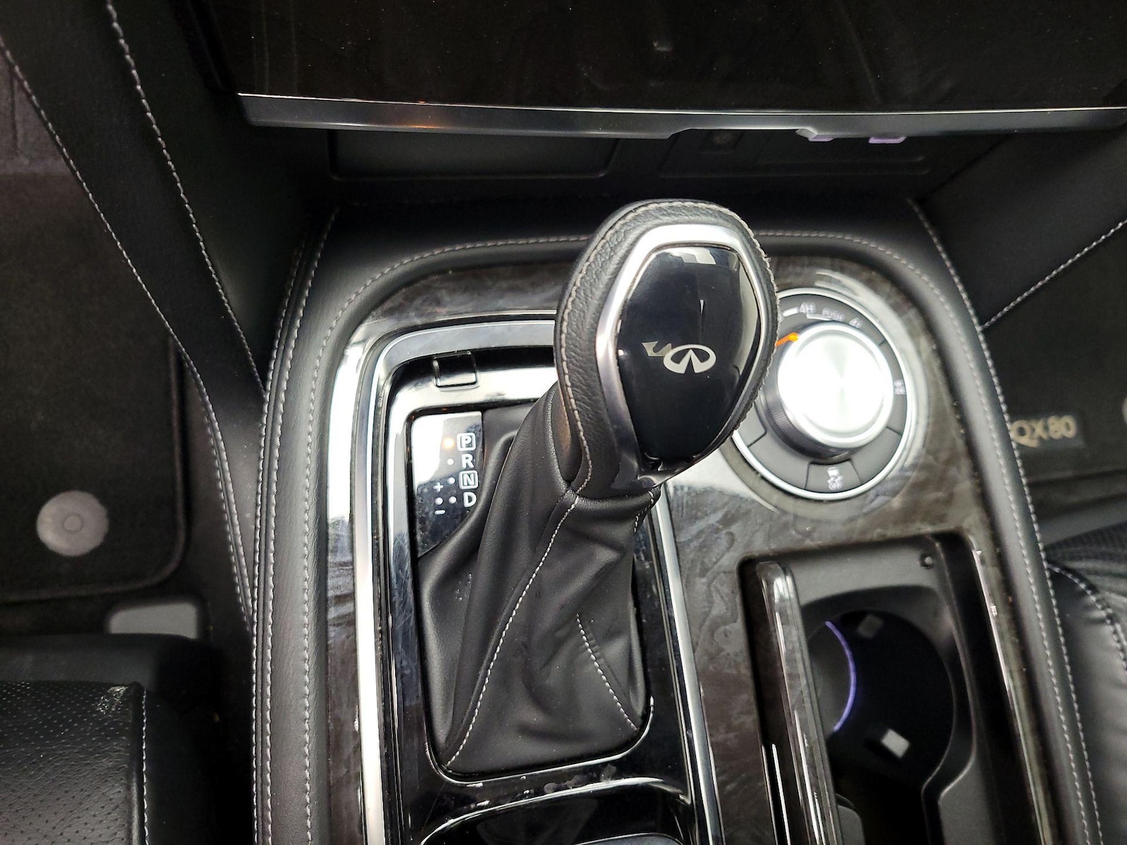 2024 INFINITI QX80 Luxe 4WD - Photo 19