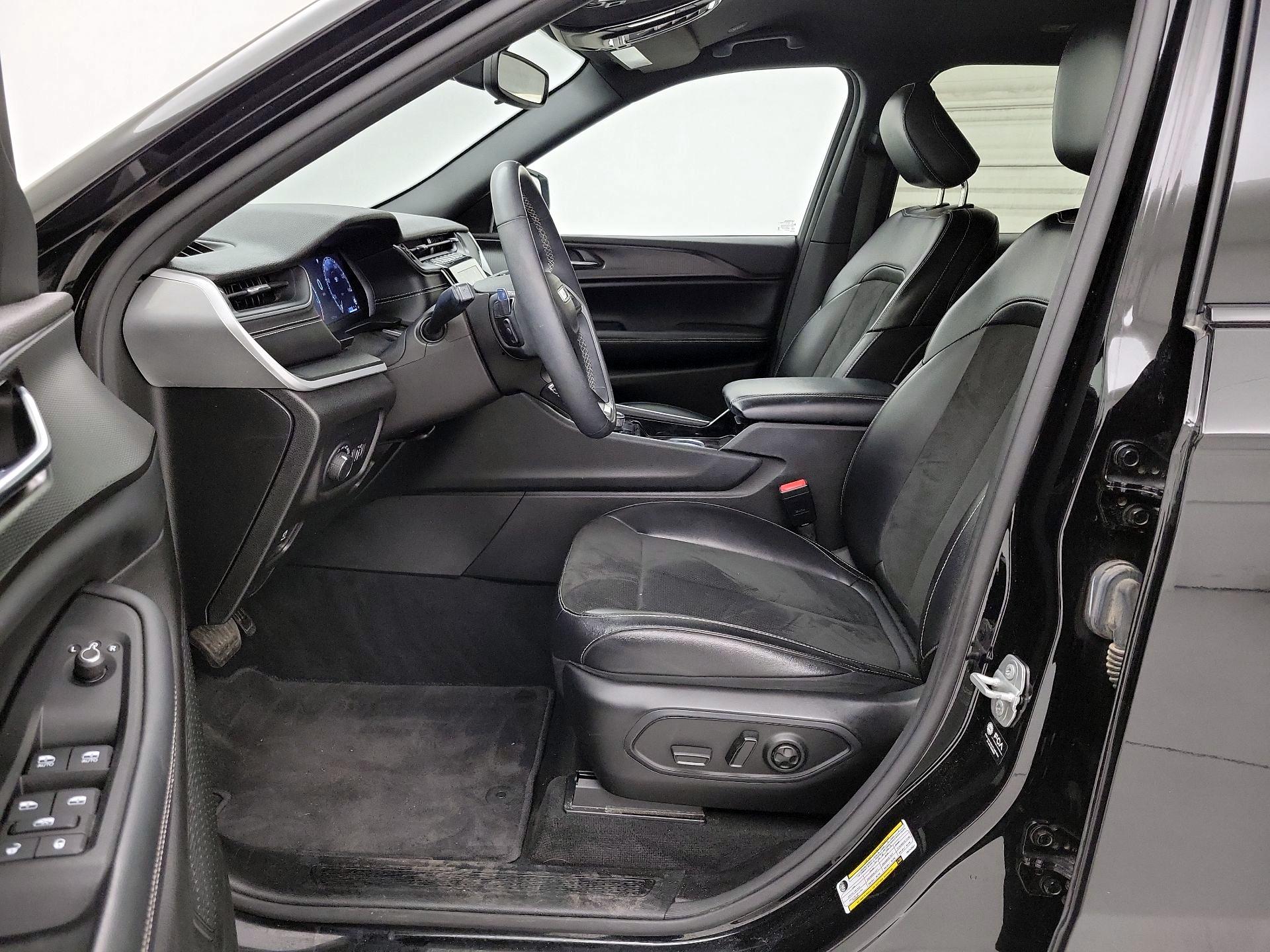 Thumbnail: 2023 Jeep Grand Cherokee L - 11