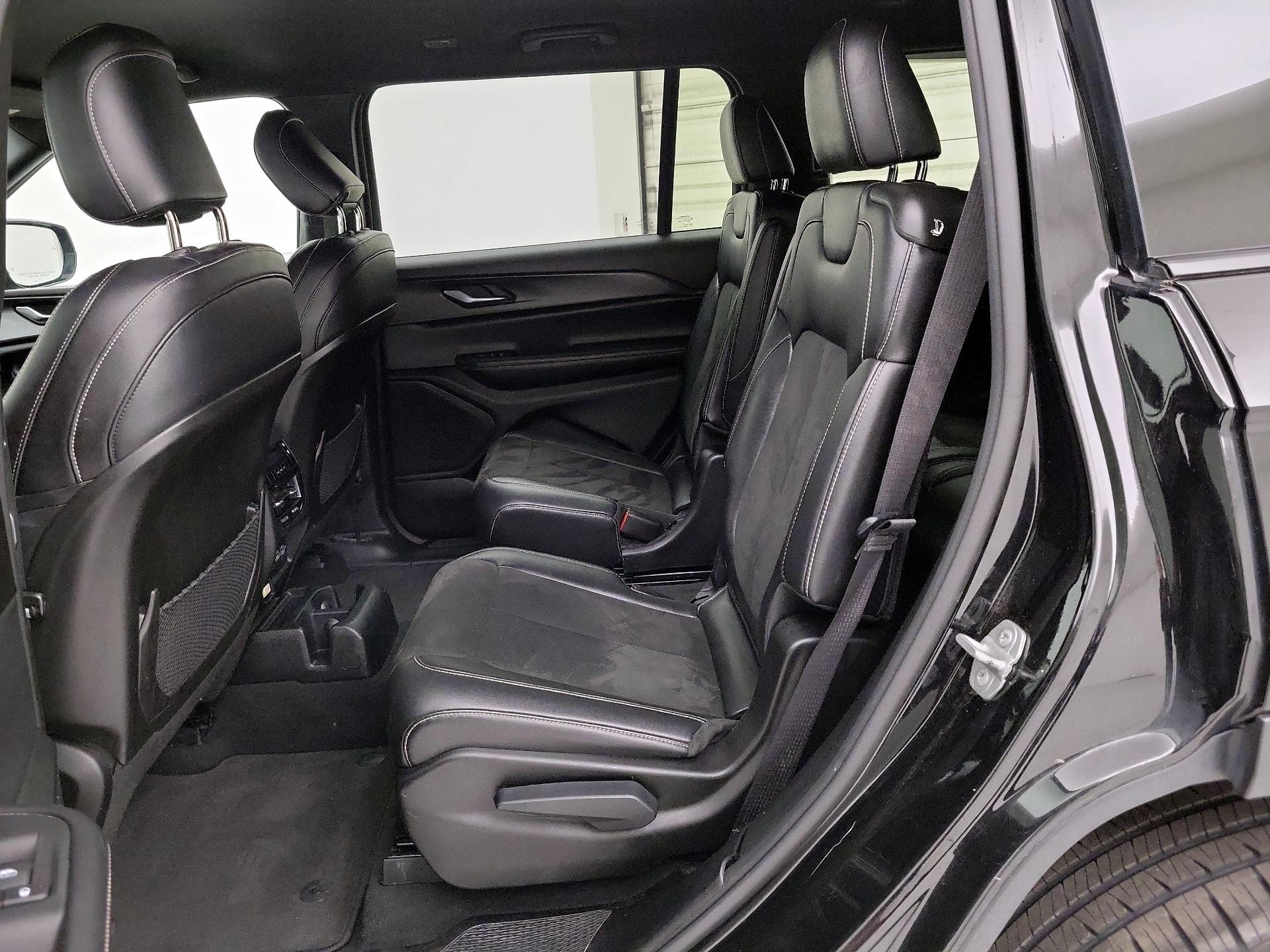 Thumbnail: 2023 Jeep Grand Cherokee L - 19