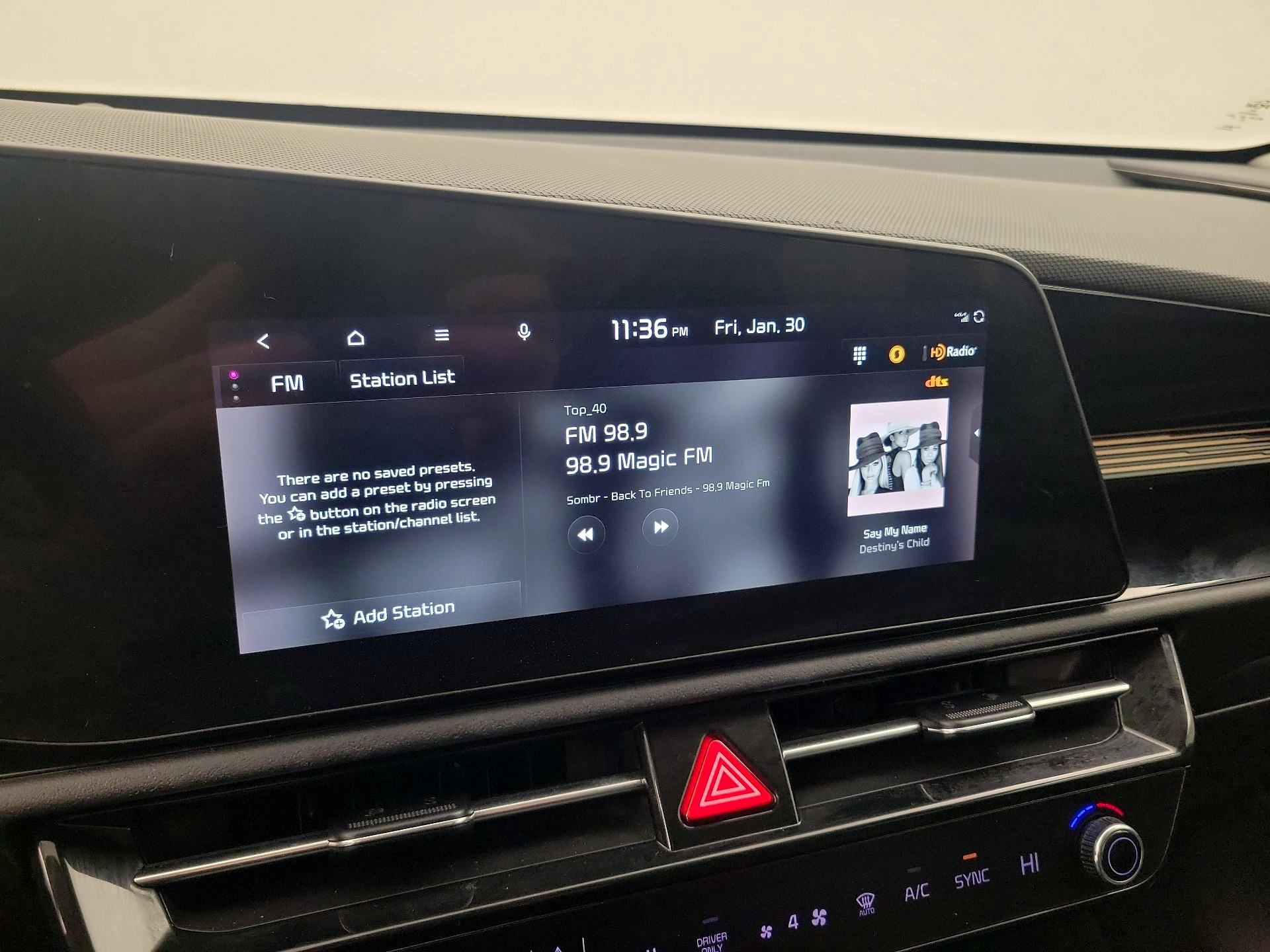 Thumbnail: 2023 Kia Niro - 16