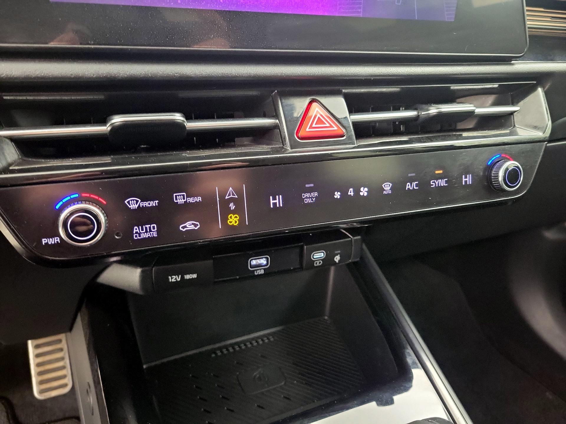 Thumbnail: 2023 Kia Niro - 17