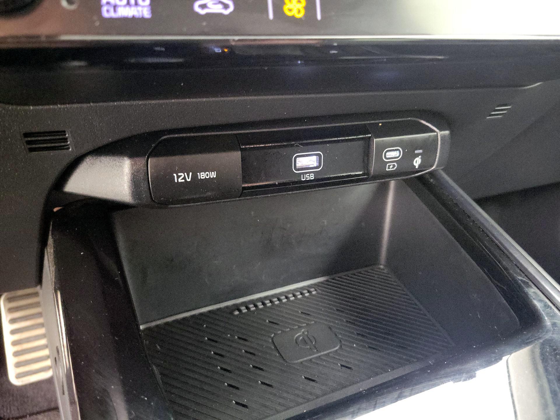 Thumbnail: 2023 Kia Niro - 19