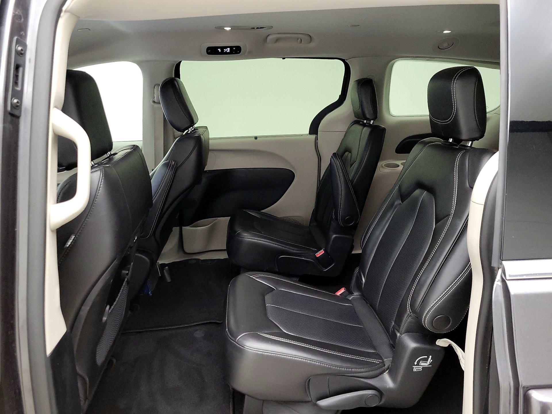 Thumbnail: 2023 Chrysler Pacifica - 19