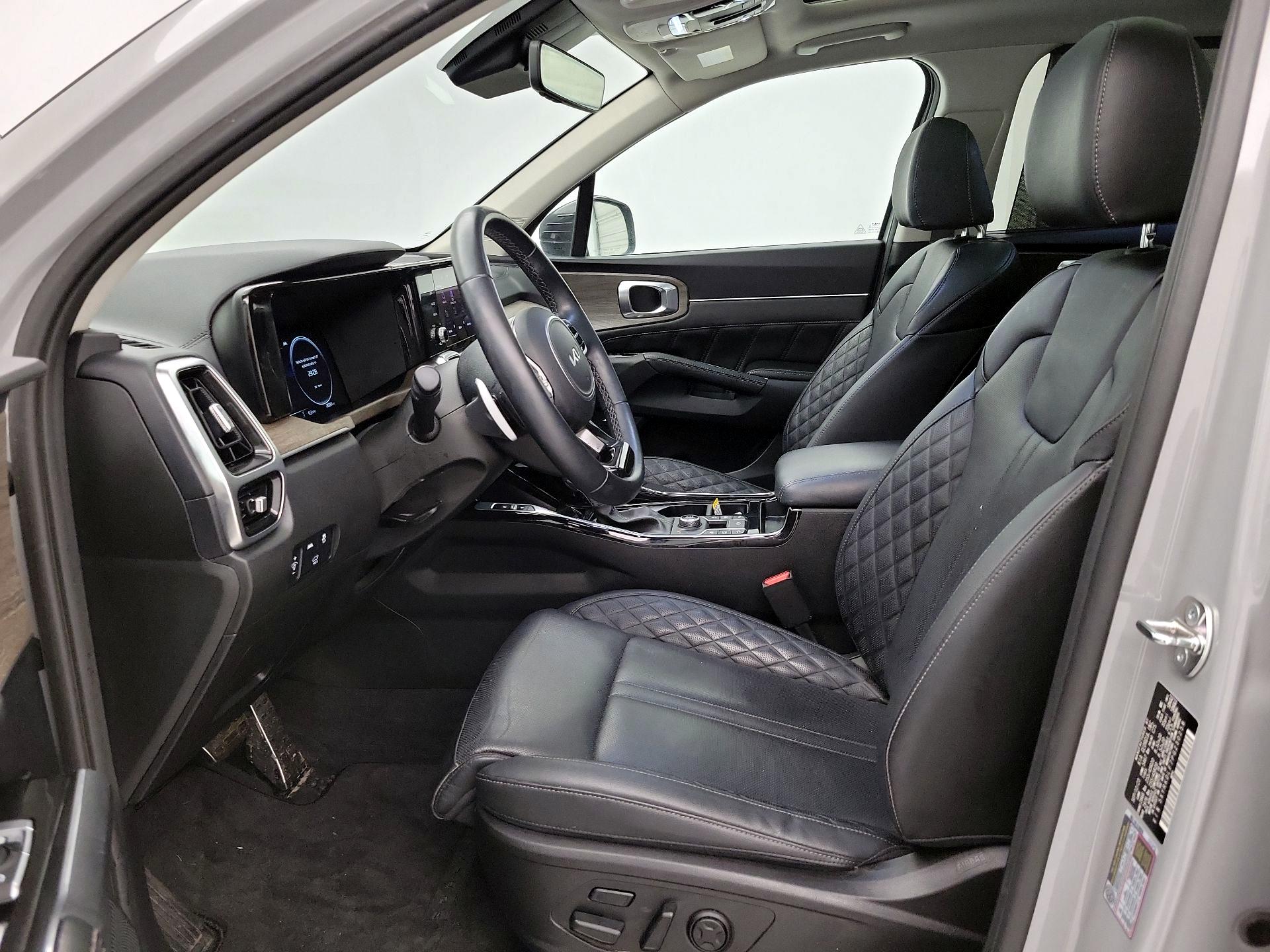 Thumbnail: 2023 Kia Sorento - 11