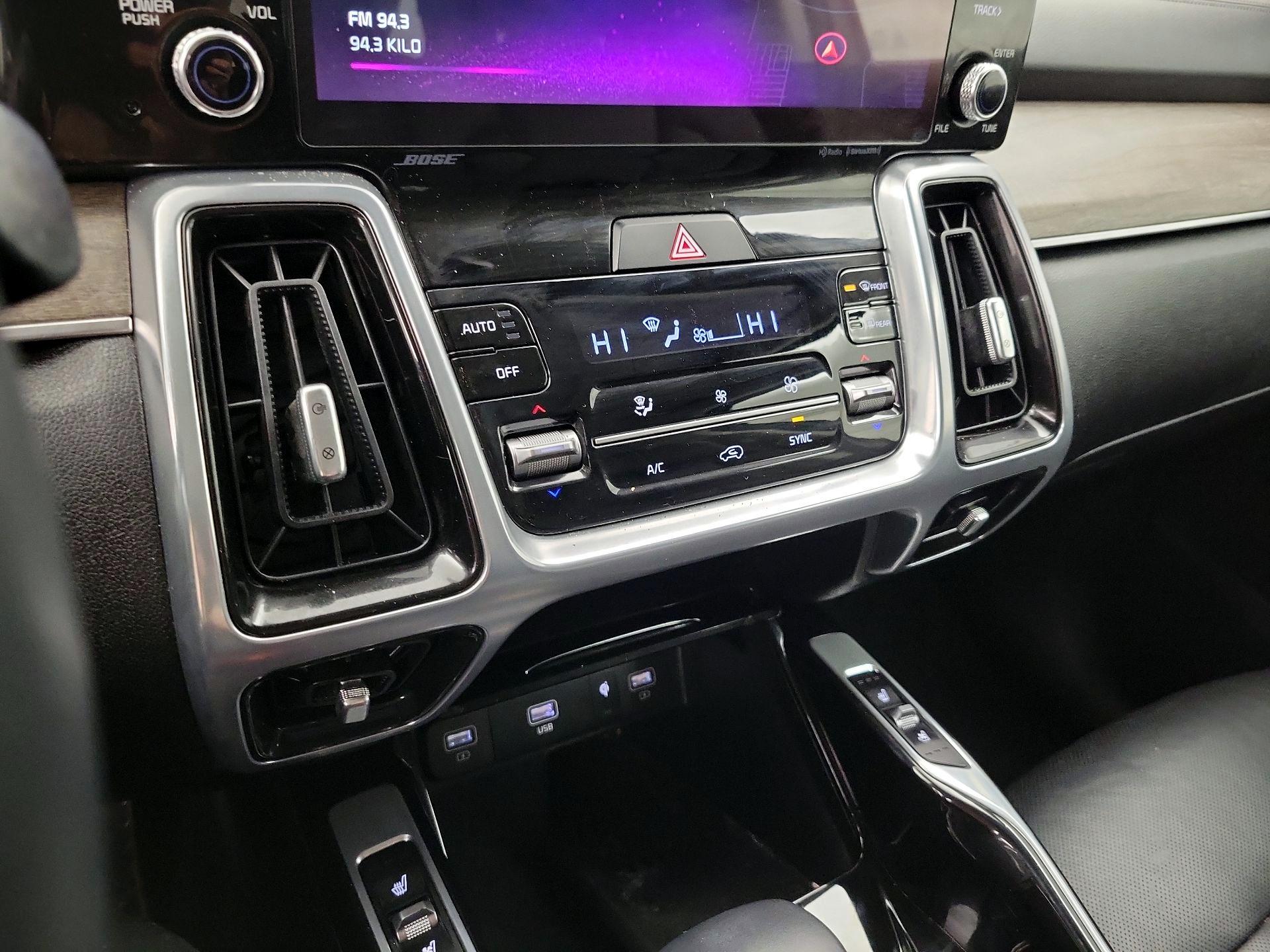 Thumbnail: 2023 Kia Sorento - 17