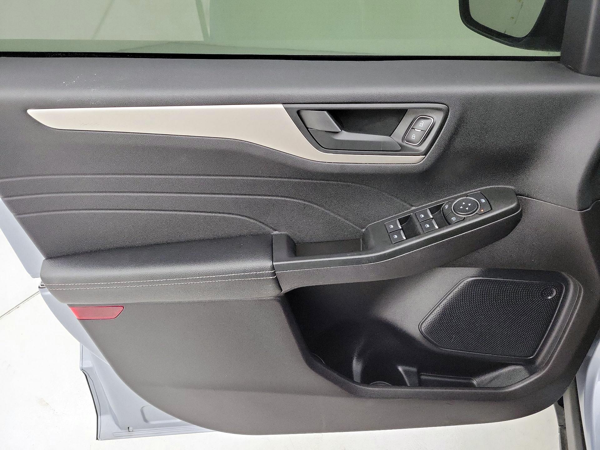 Thumbnail: 2022 Ford Escape - 12