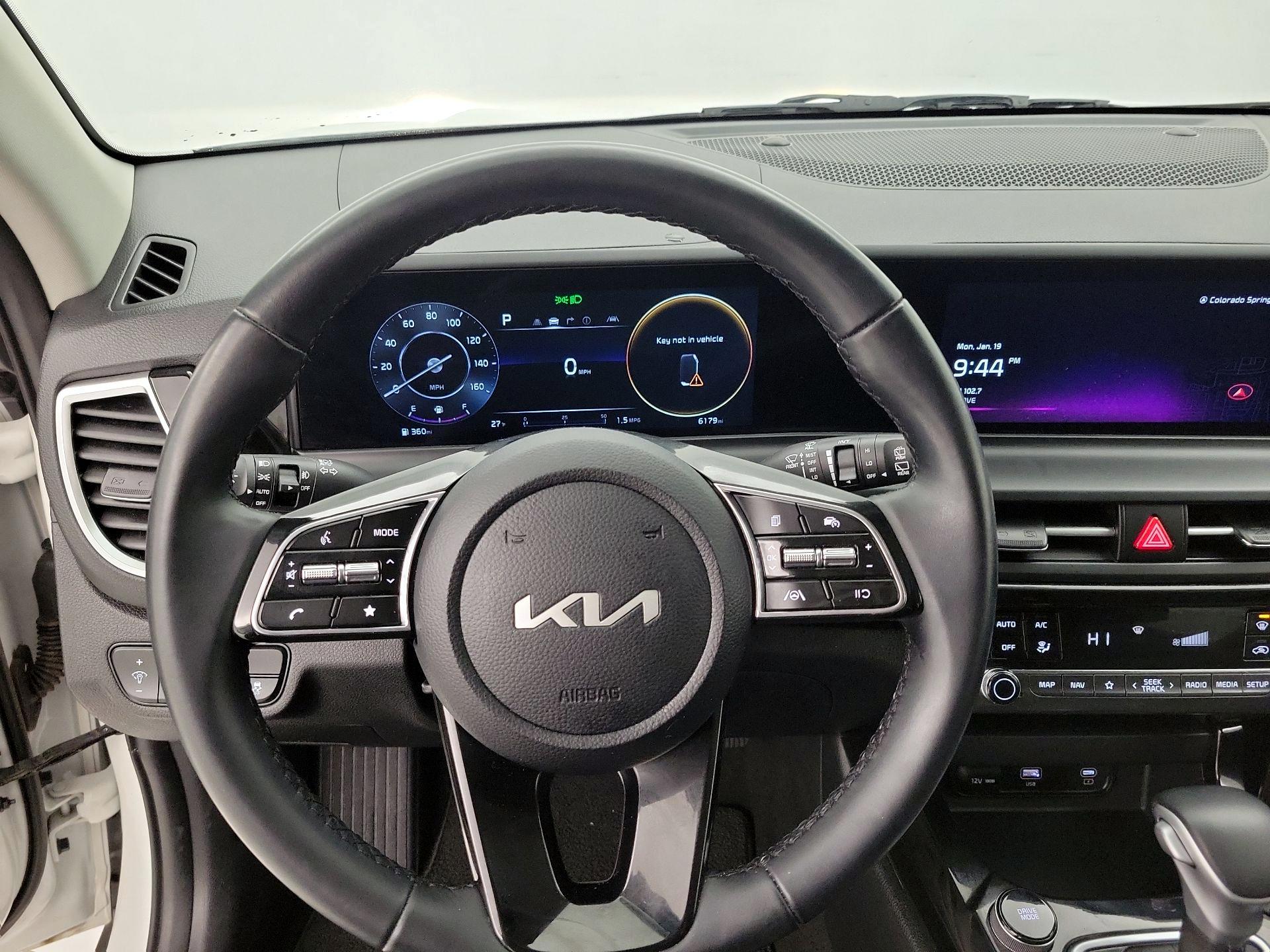 Thumbnail: 2024 Kia Seltos - 10