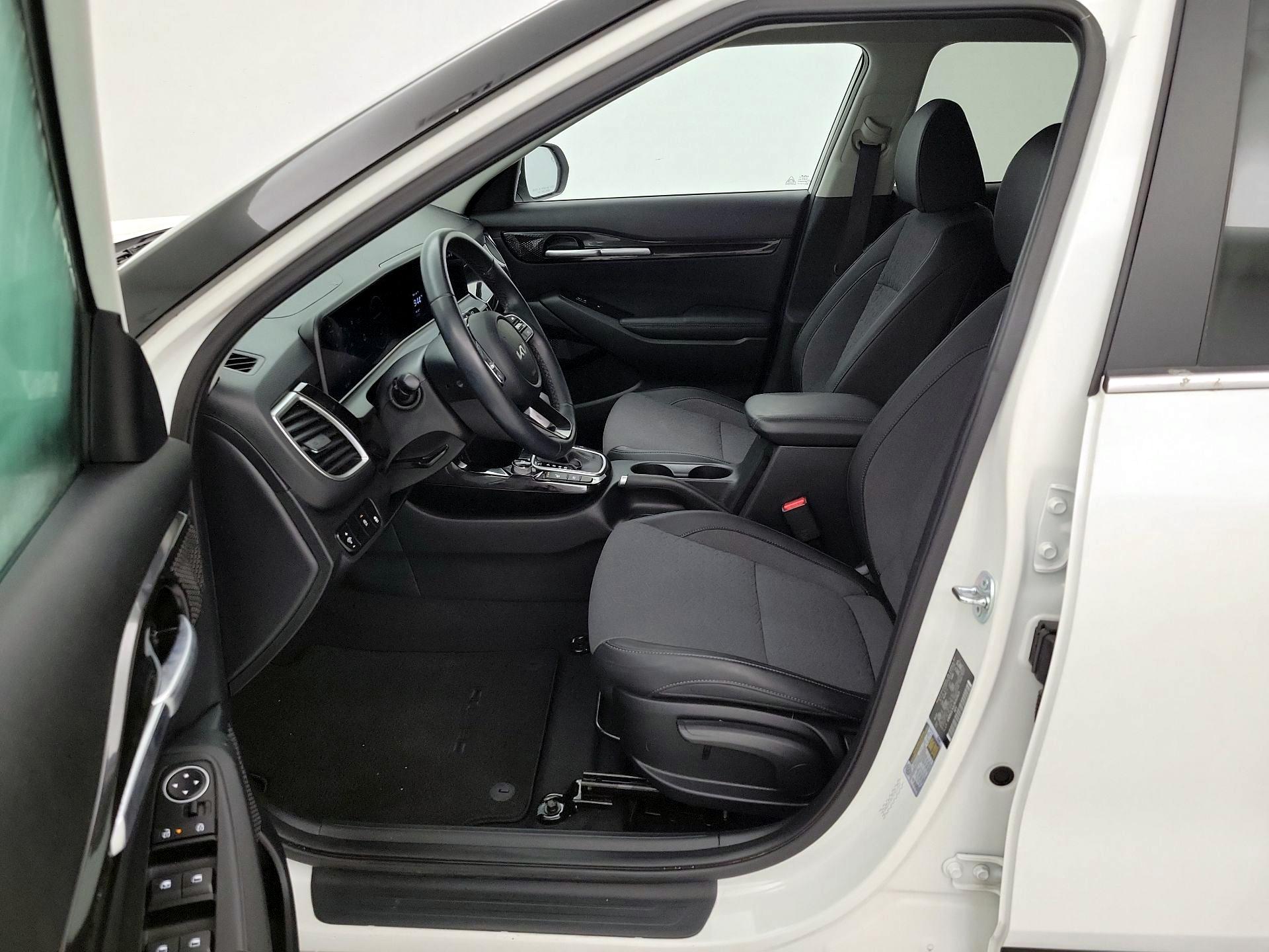 Thumbnail: 2024 Kia Seltos - 11