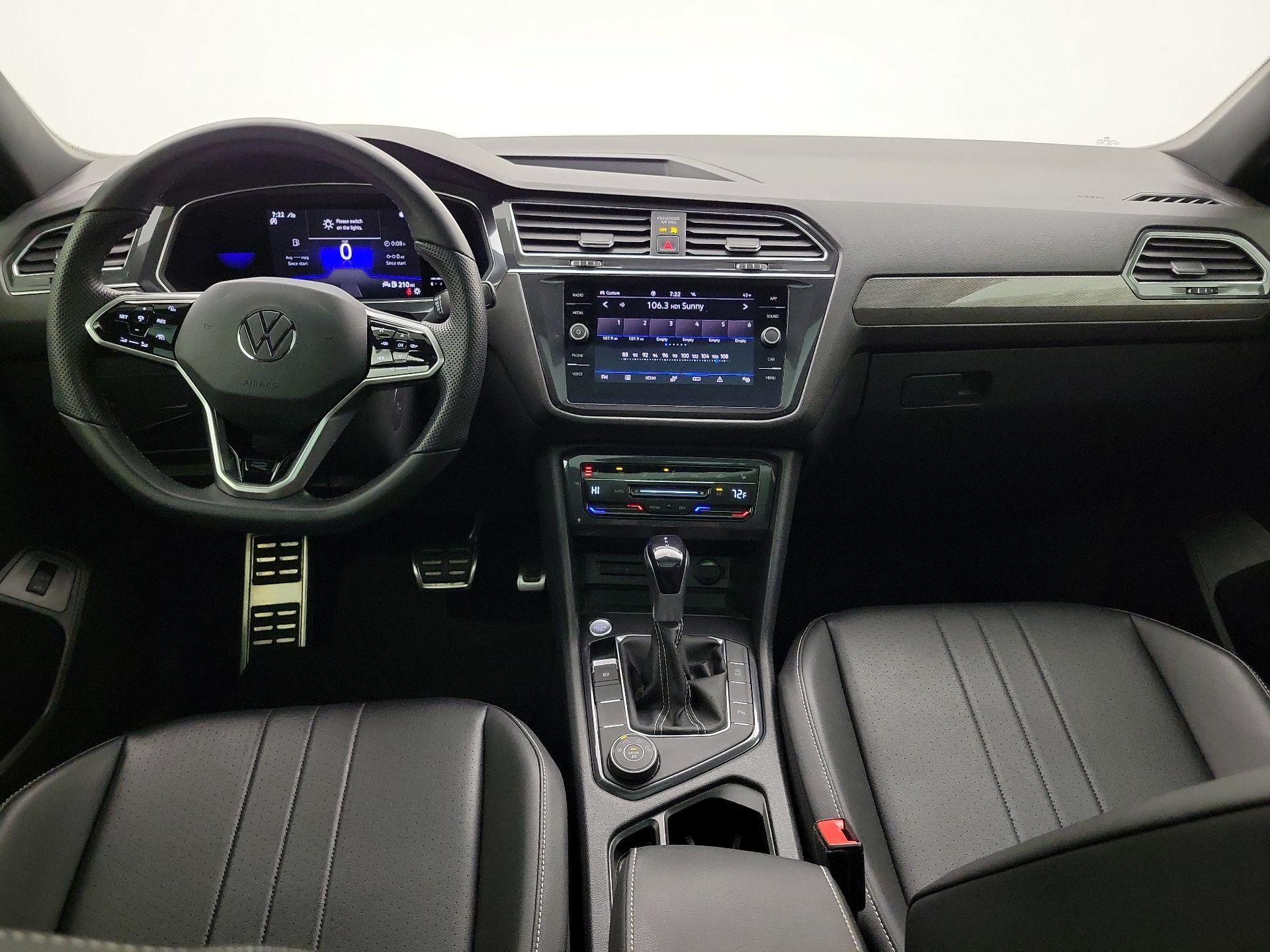 Thumbnail: 2022 Volkswagen Tiguan - 9