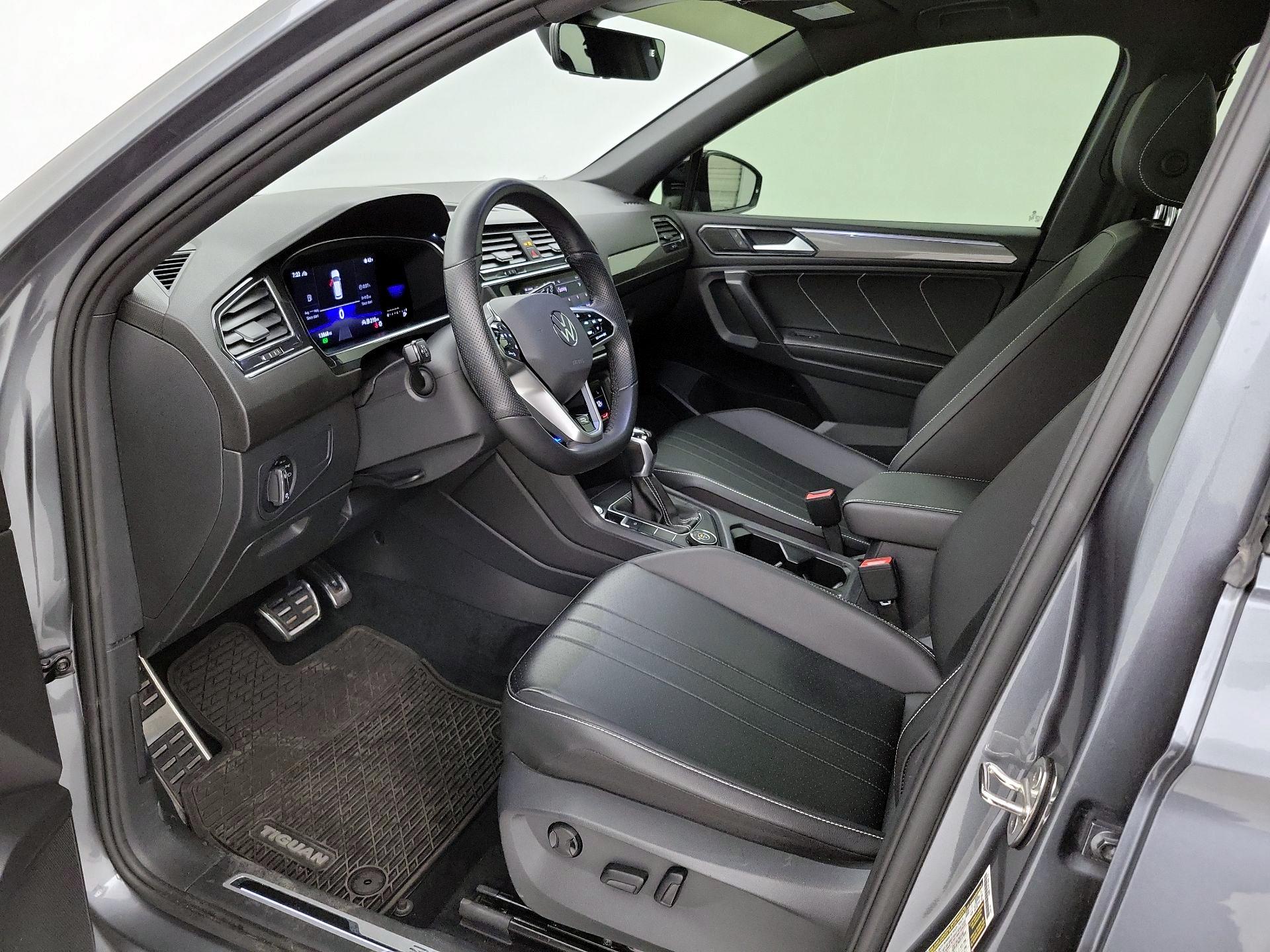 Thumbnail: 2022 Volkswagen Tiguan - 11