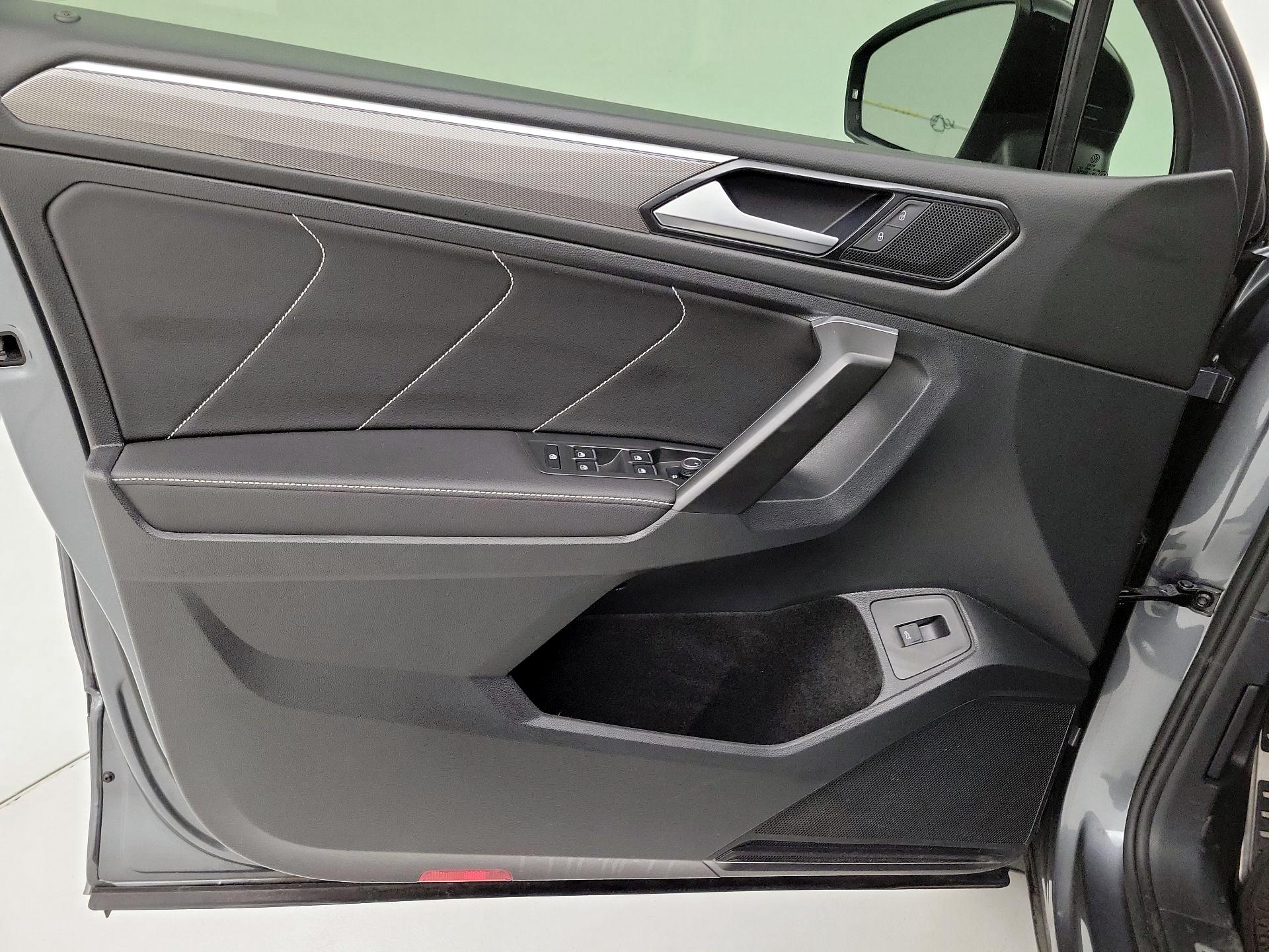 Thumbnail: 2022 Volkswagen Tiguan - 12